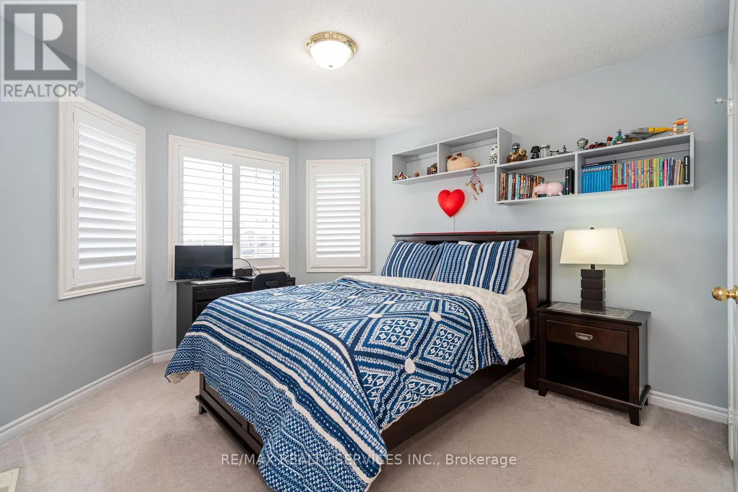 22 SOVEREIGN'S GATE