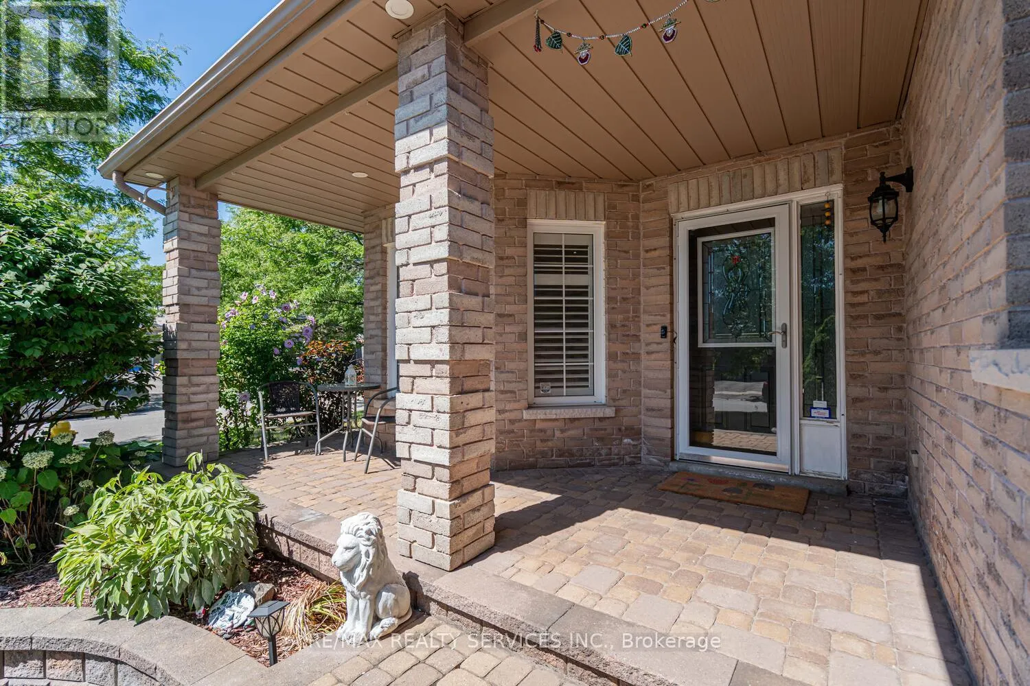 22 SOVEREIGN'S GATE
