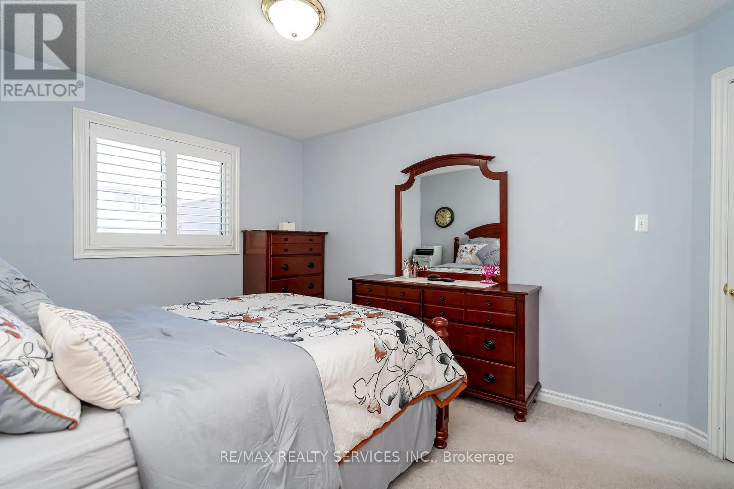 22 SOVEREIGN'S GATE
