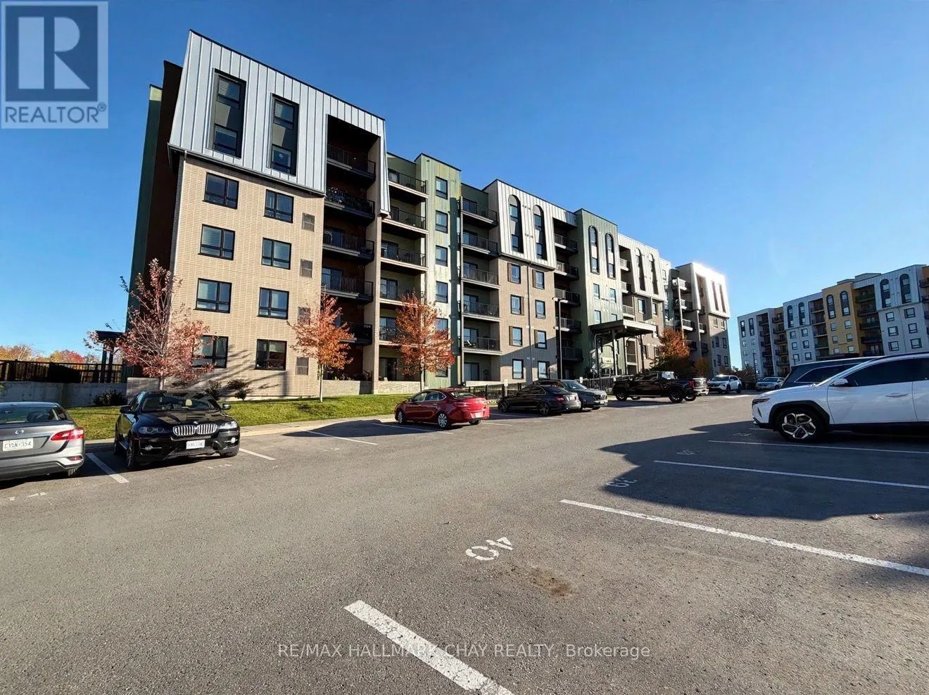 304 - 5 CHEF LANE