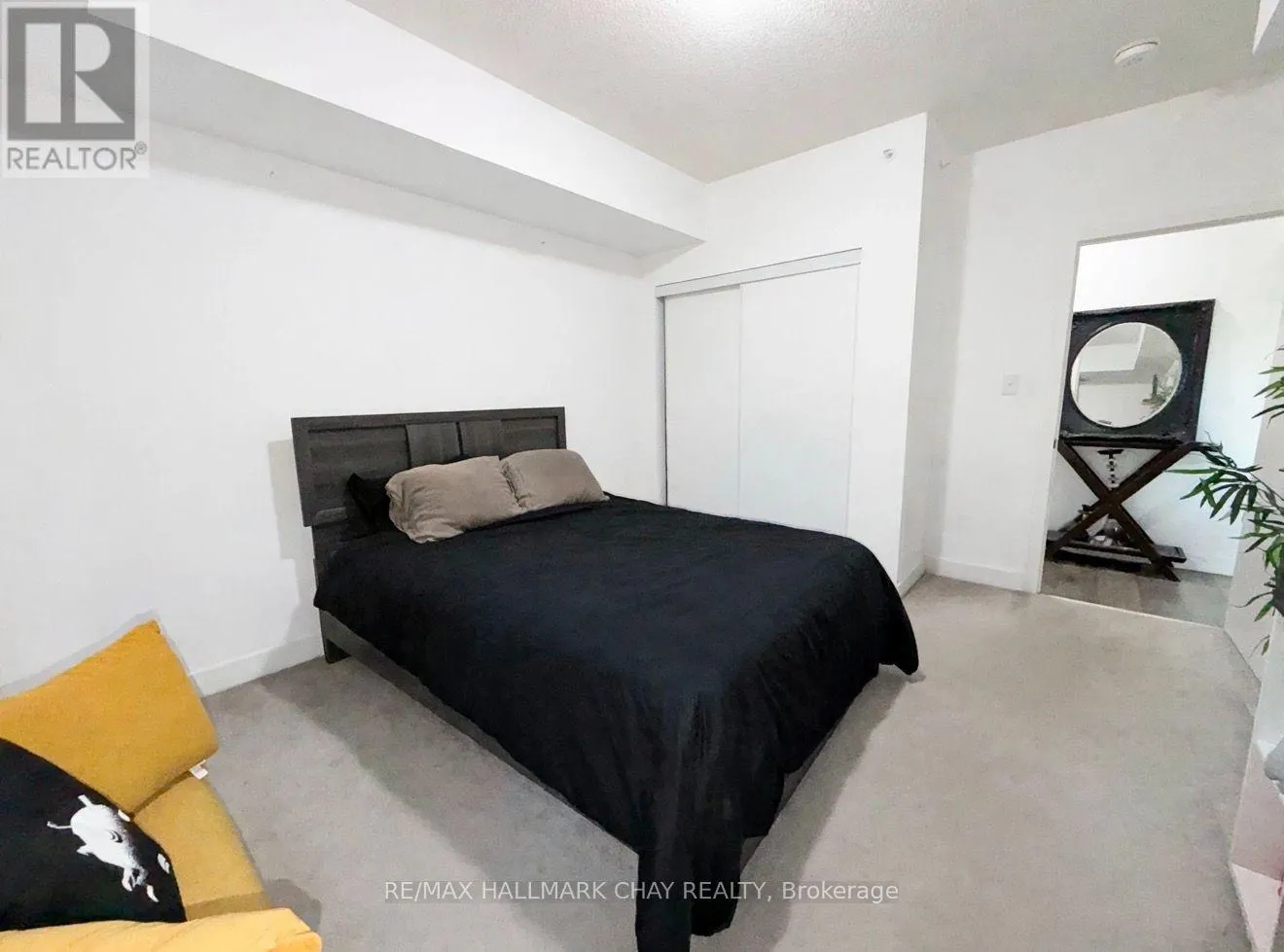 304 - 5 CHEF LANE