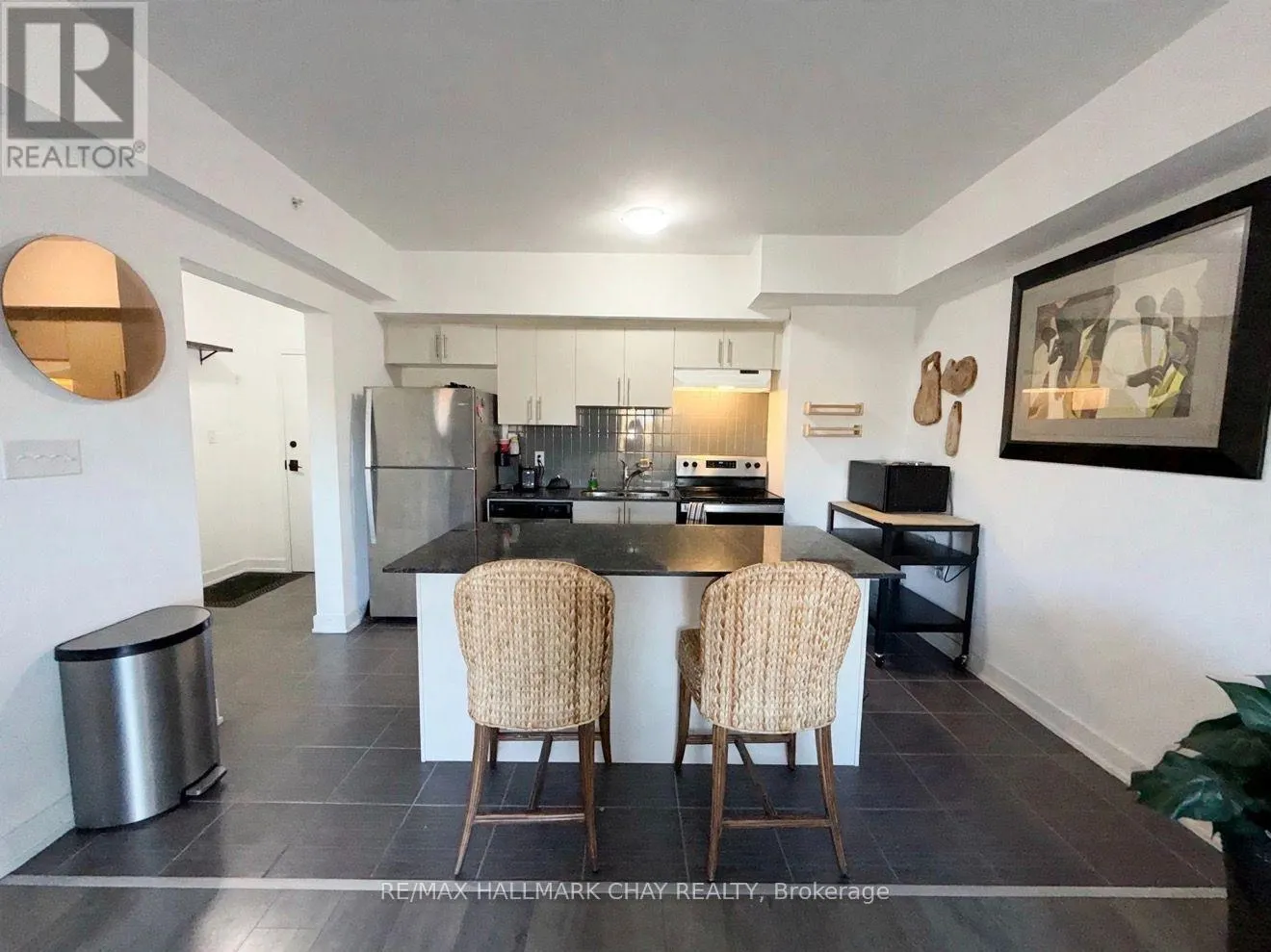 304 - 5 CHEF LANE