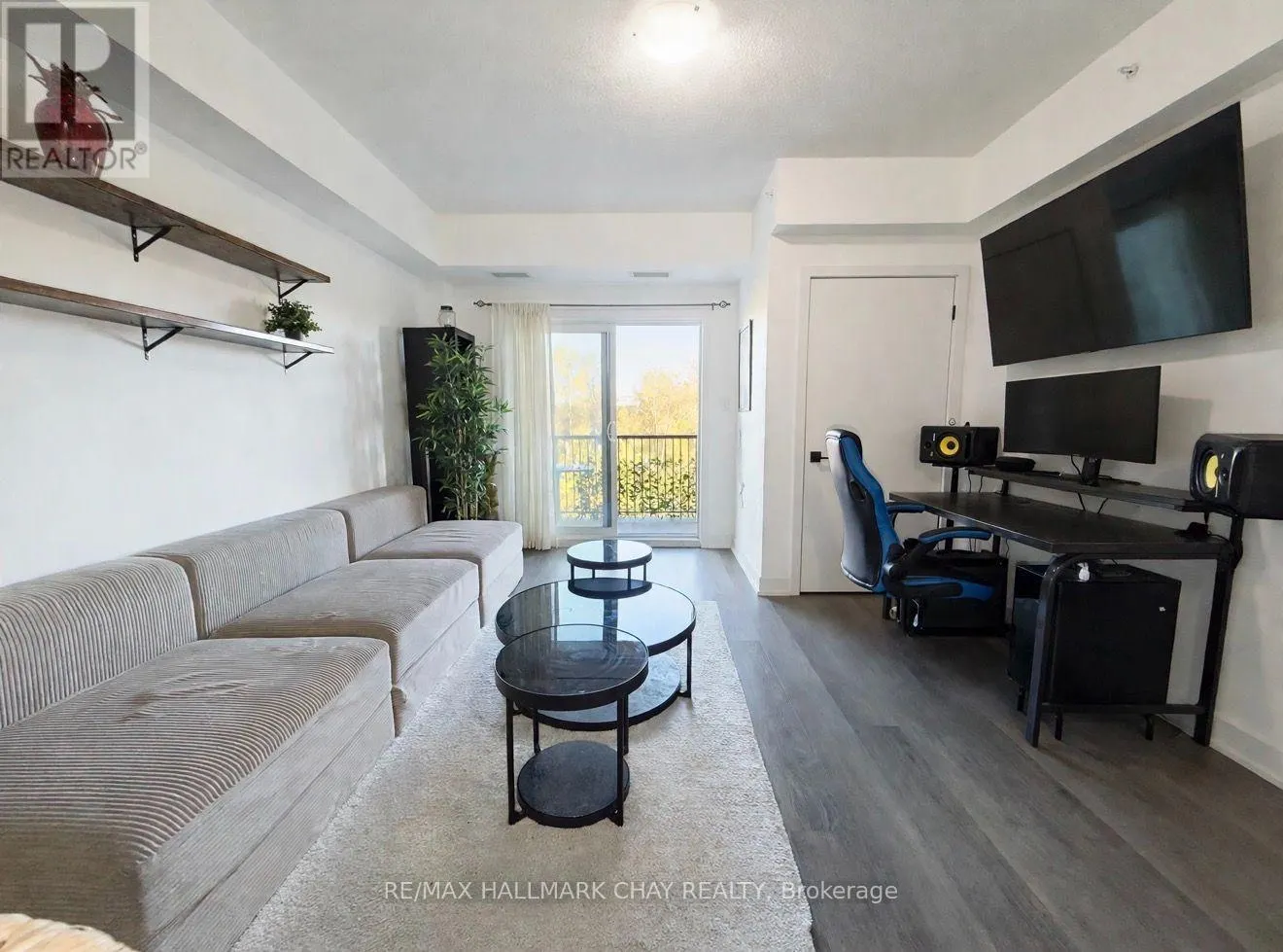 304 - 5 CHEF LANE