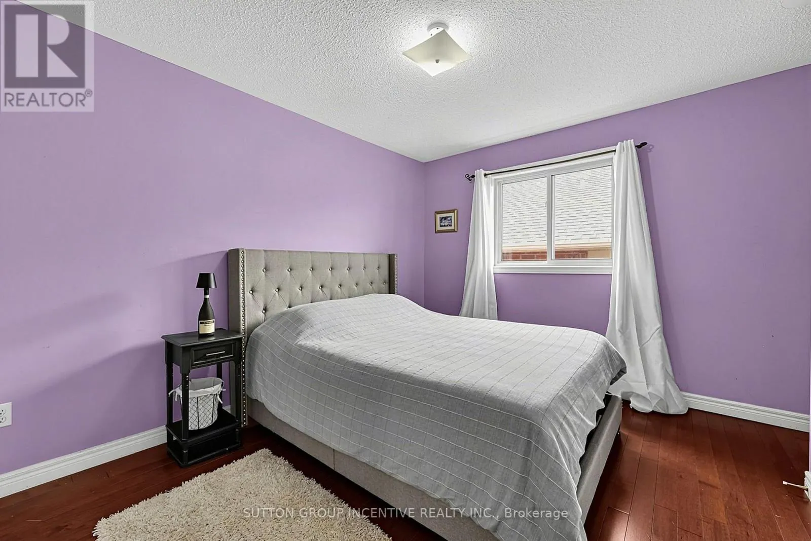23 PRINCE OF WALES DRIVE