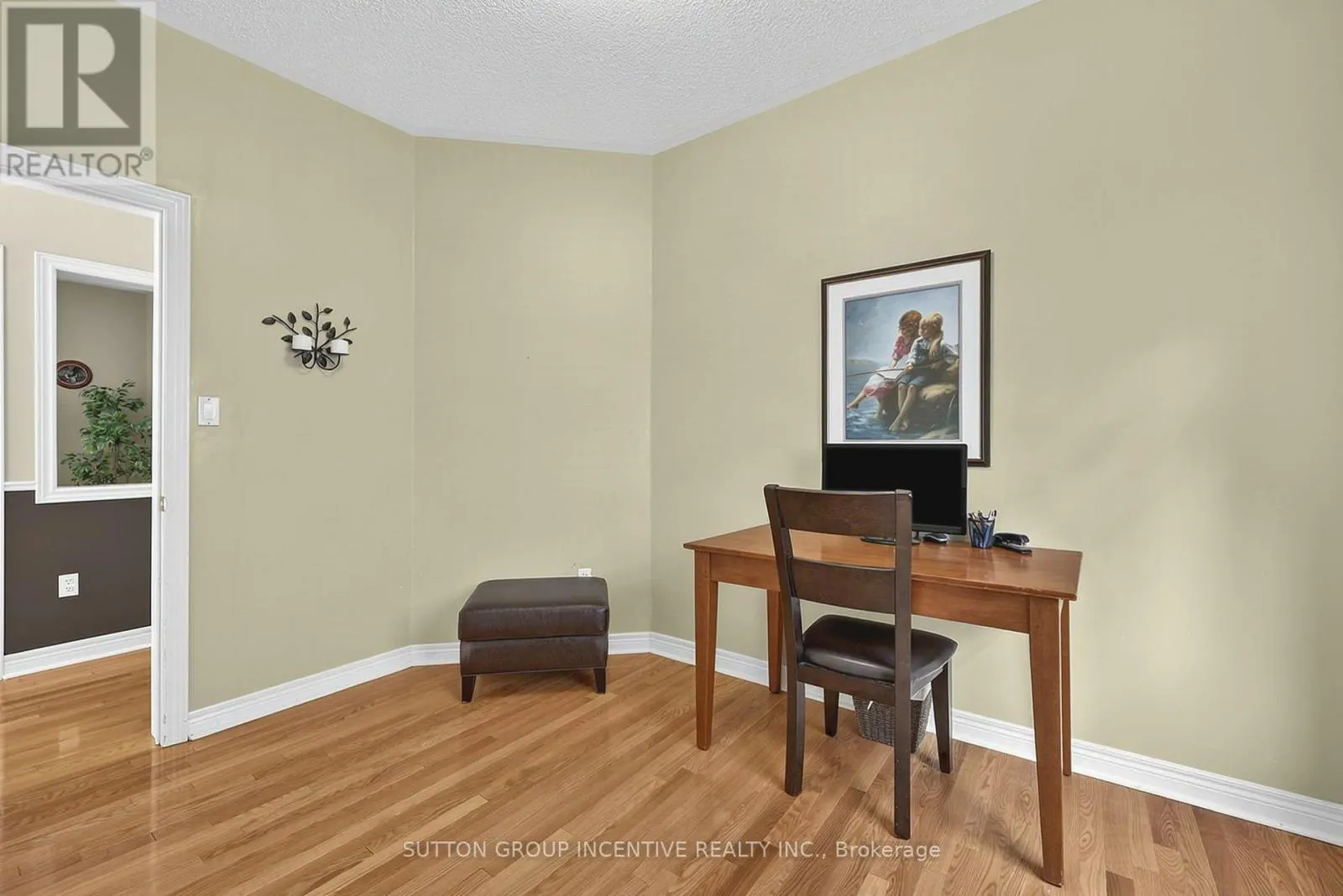 23 PRINCE OF WALES DRIVE