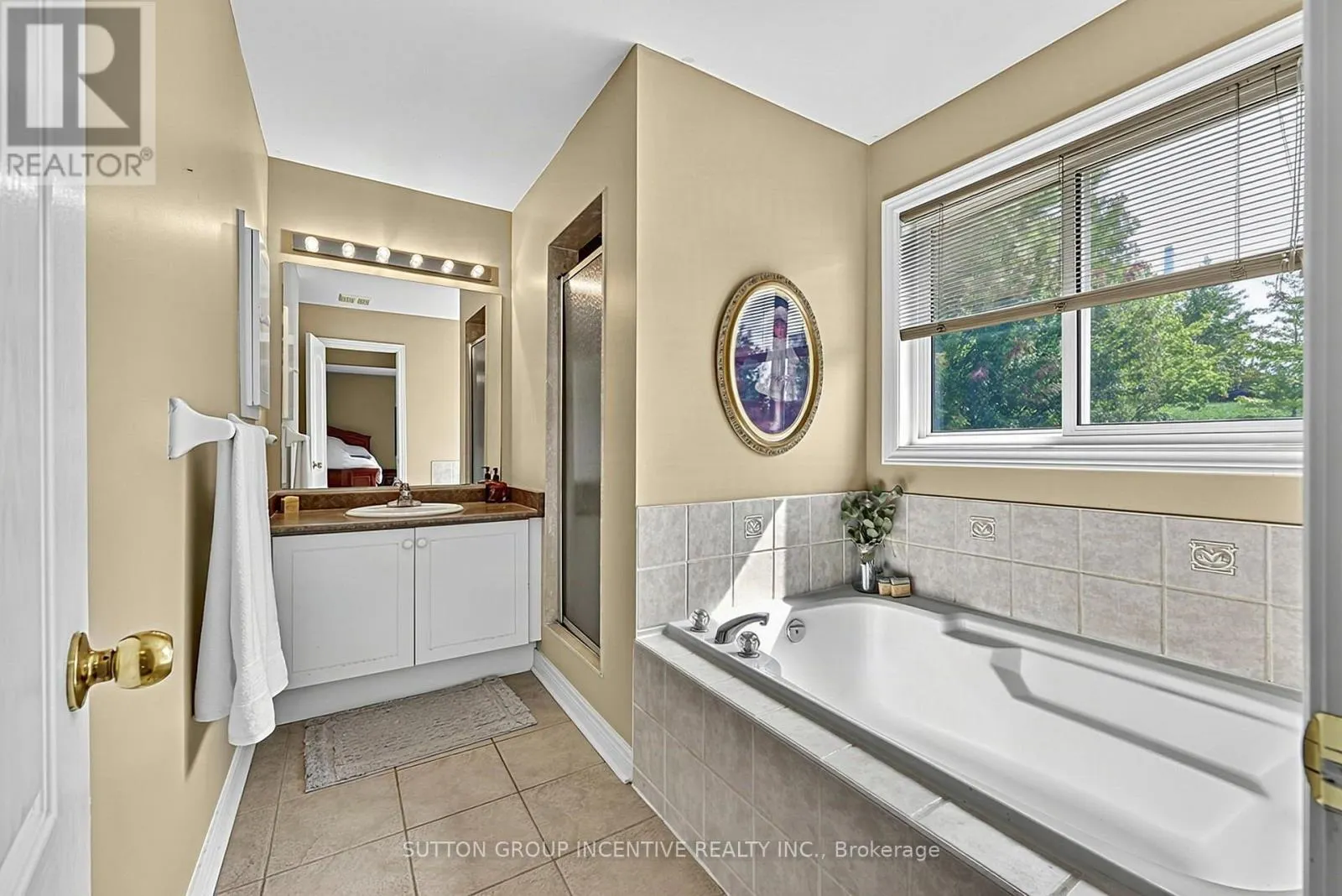 23 PRINCE OF WALES DRIVE