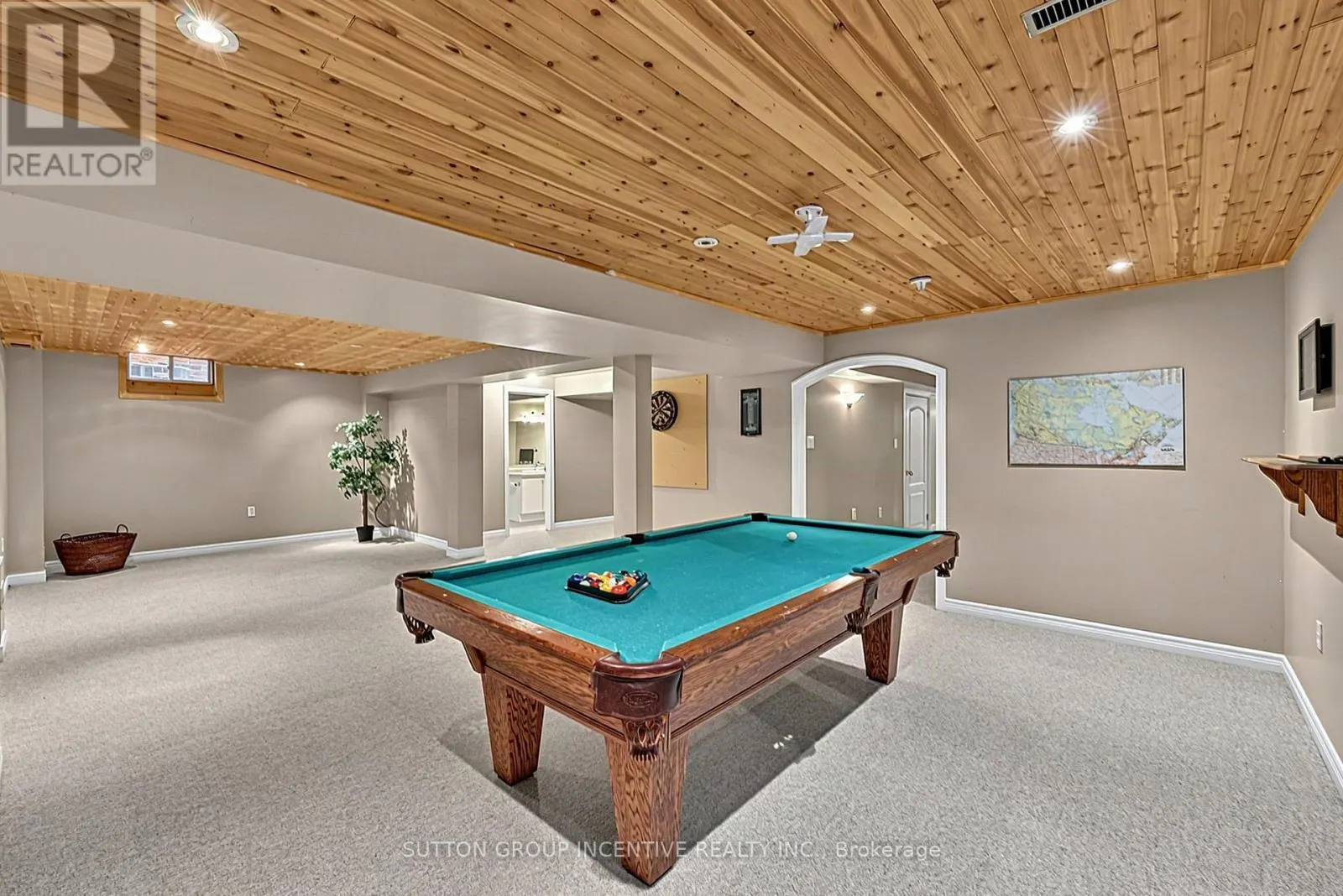 23 PRINCE OF WALES DRIVE