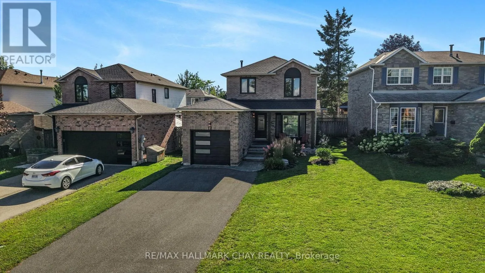 12 GRASETT CRESCENT
