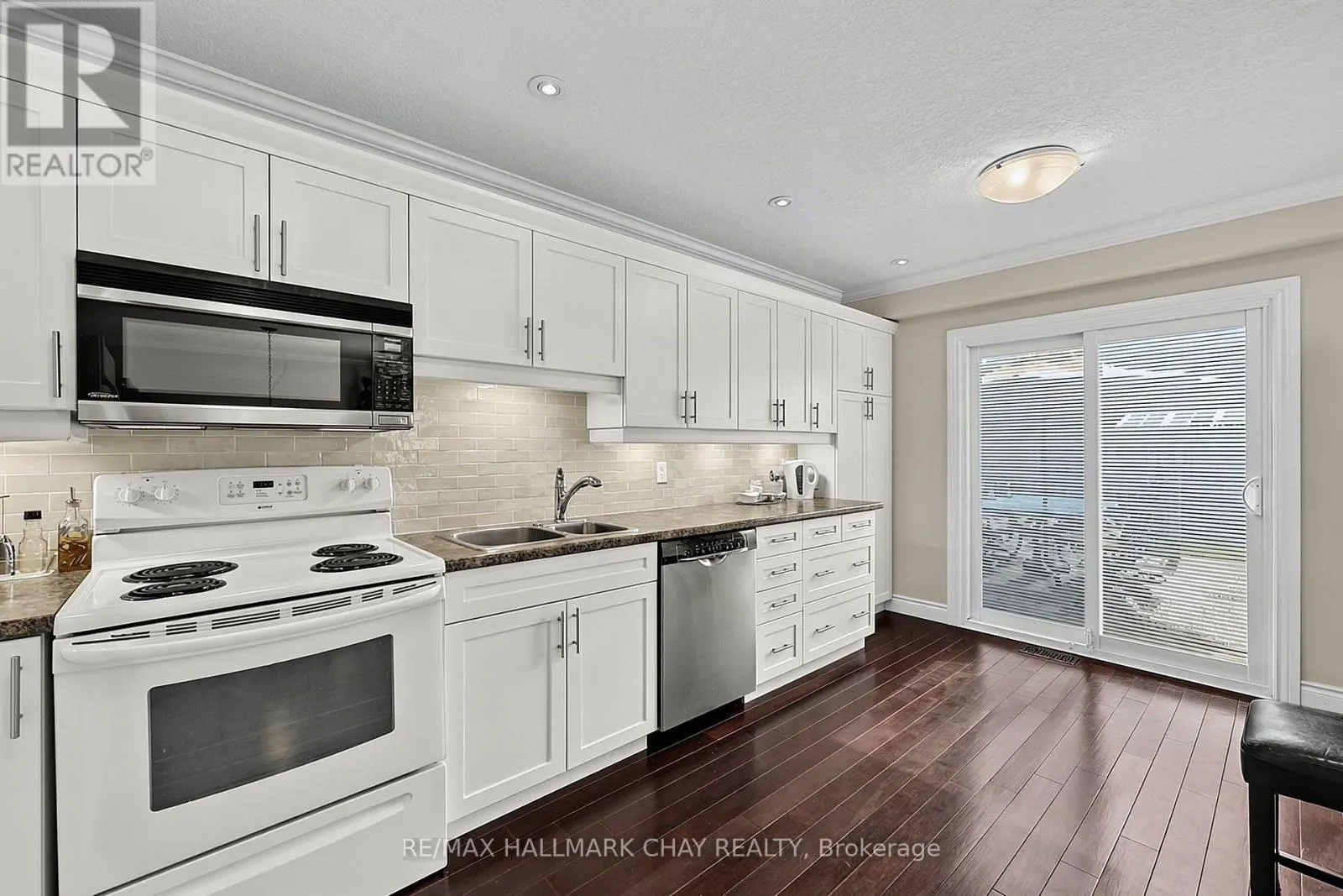 12 GRASETT CRESCENT