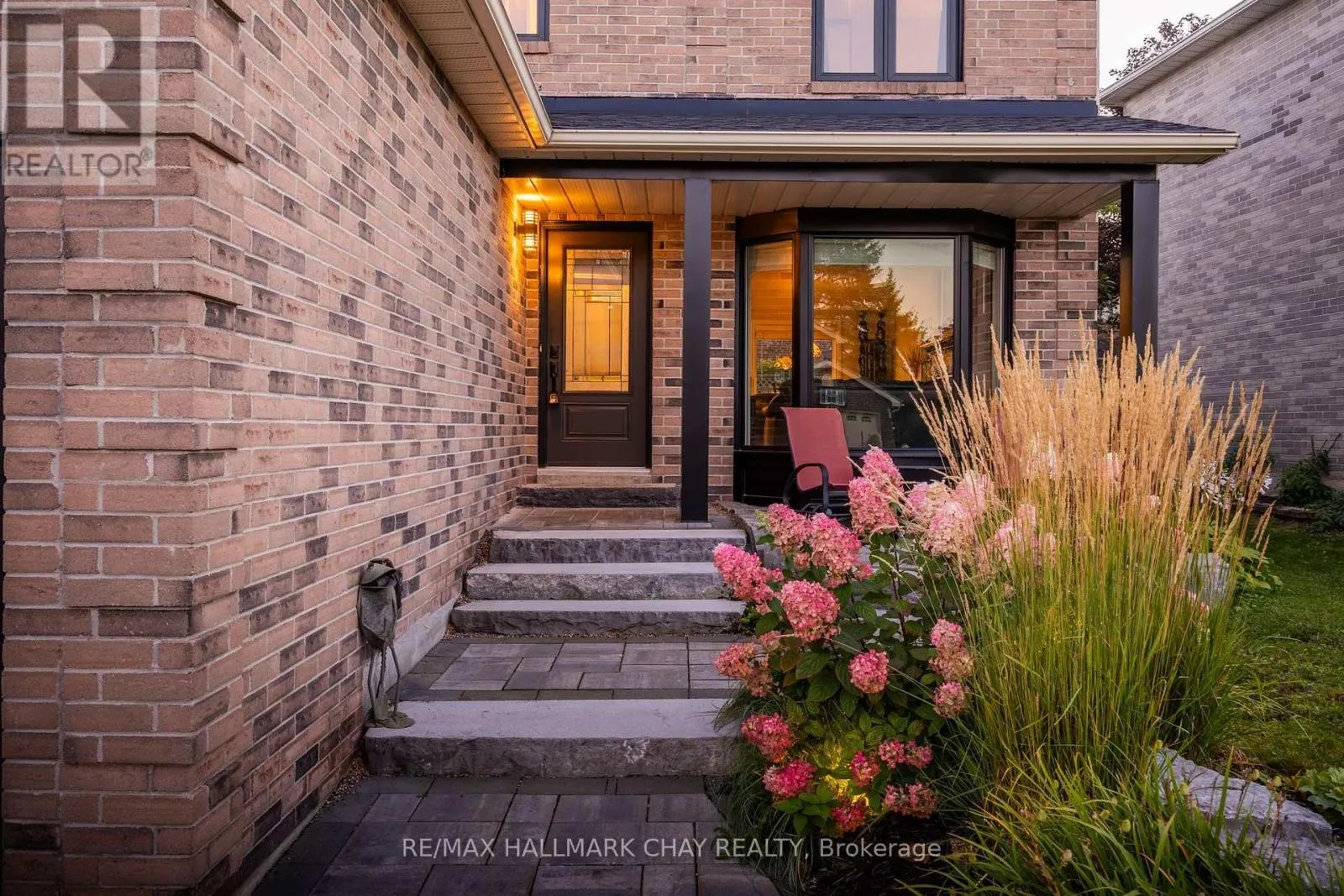 12 GRASETT CRESCENT