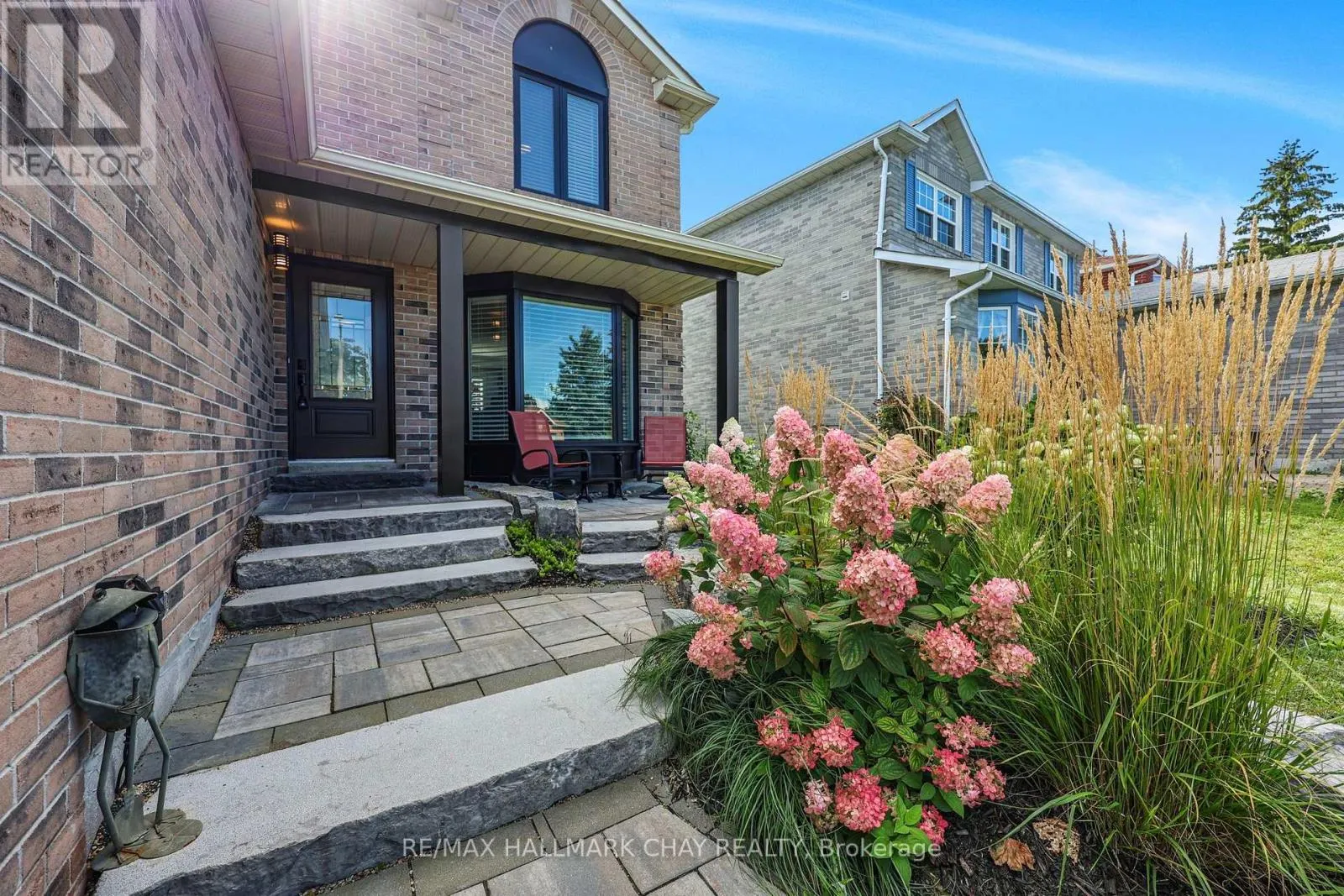 12 GRASETT CRESCENT