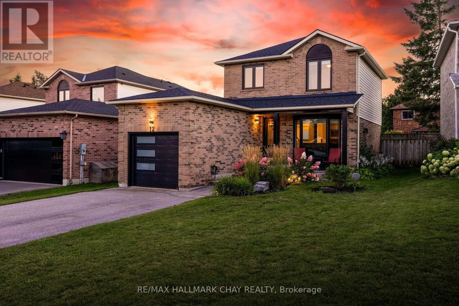 12 GRASETT CRESCENT