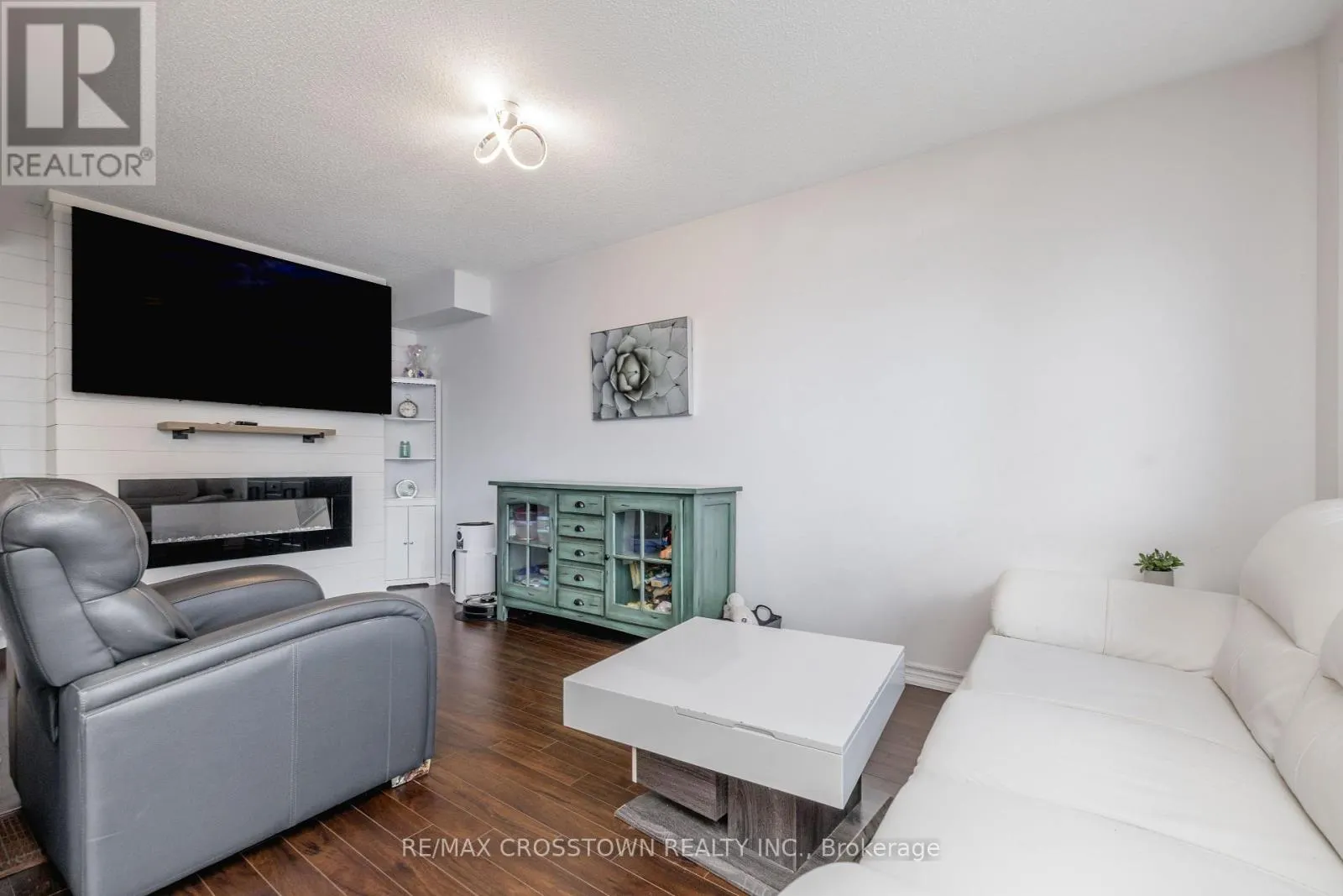 2 - 43 MADELAINE DRIVE