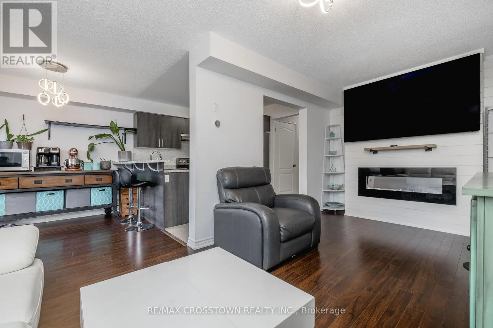 2 - 43 MADELAINE DRIVE
