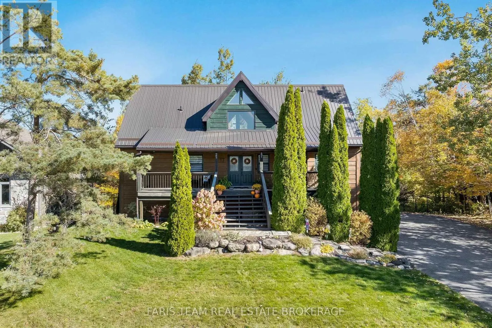 17 BRIDLE PATH
