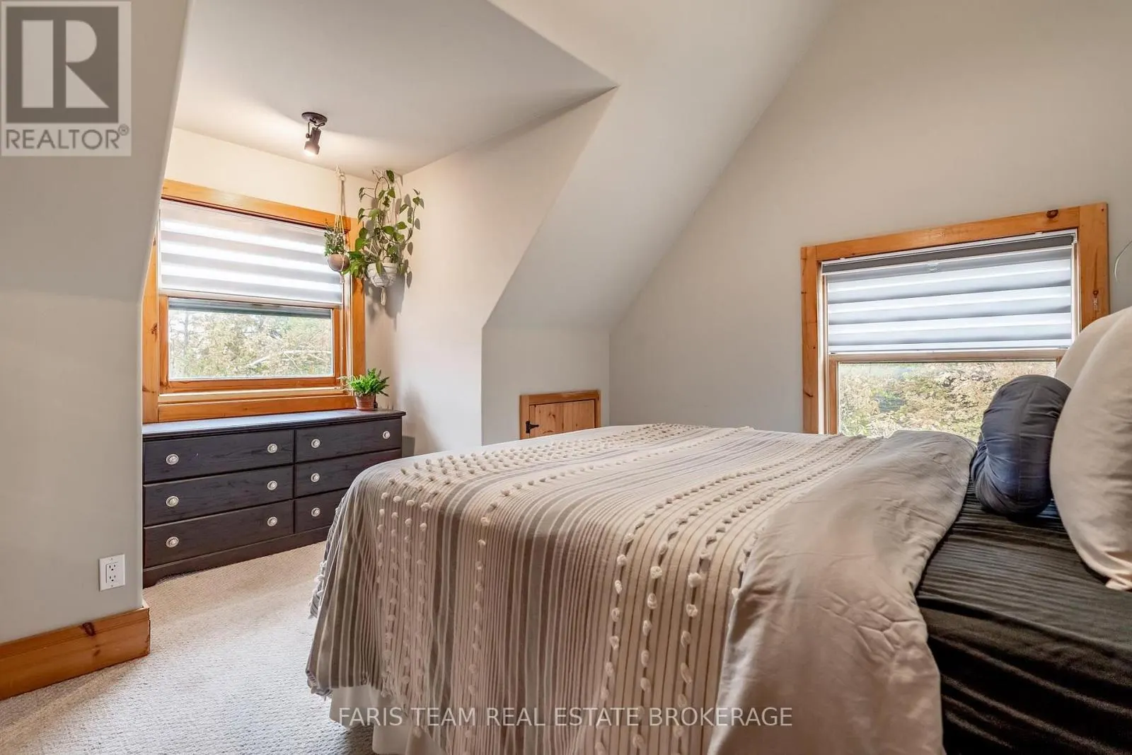 17 BRIDLE PATH