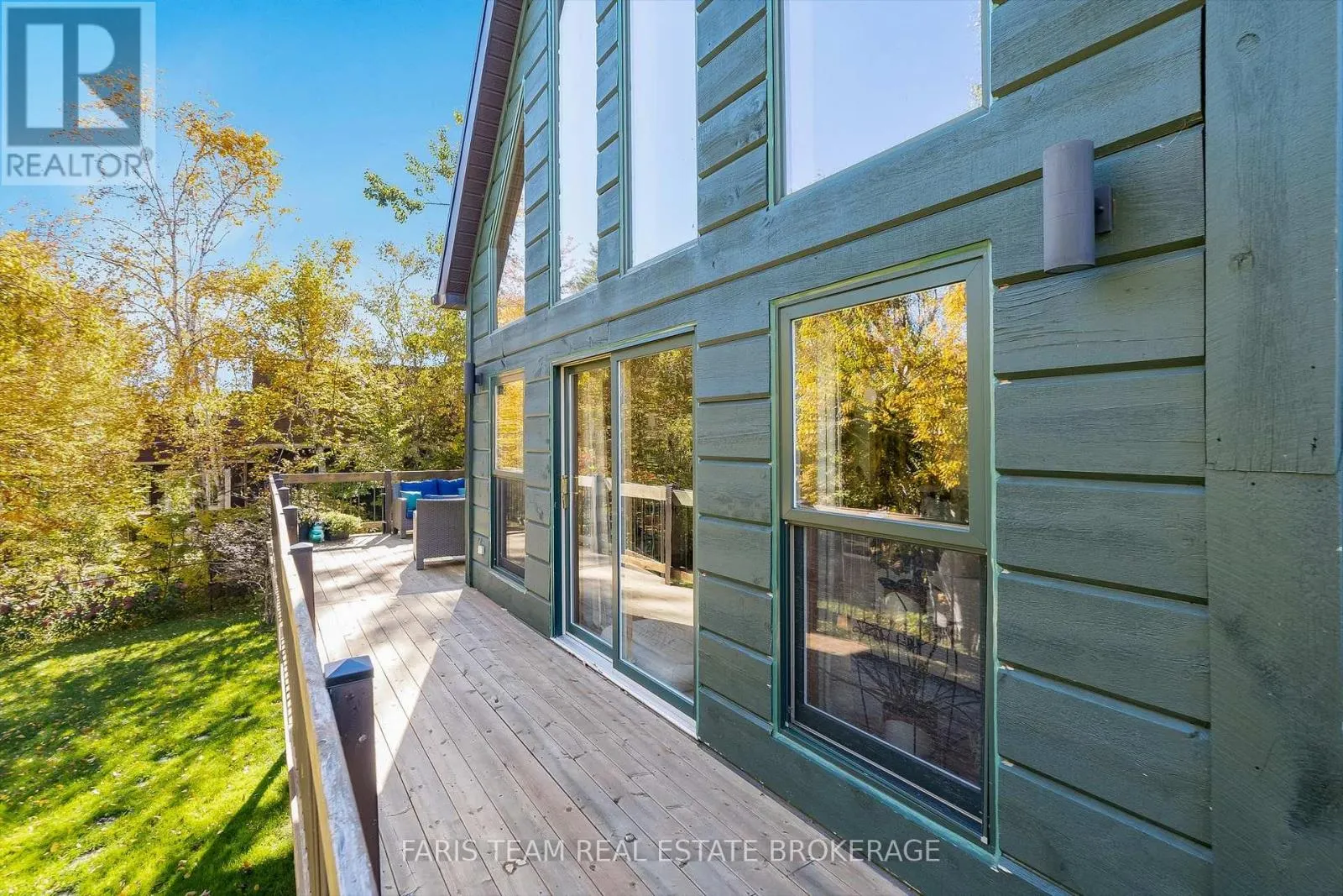 17 BRIDLE PATH