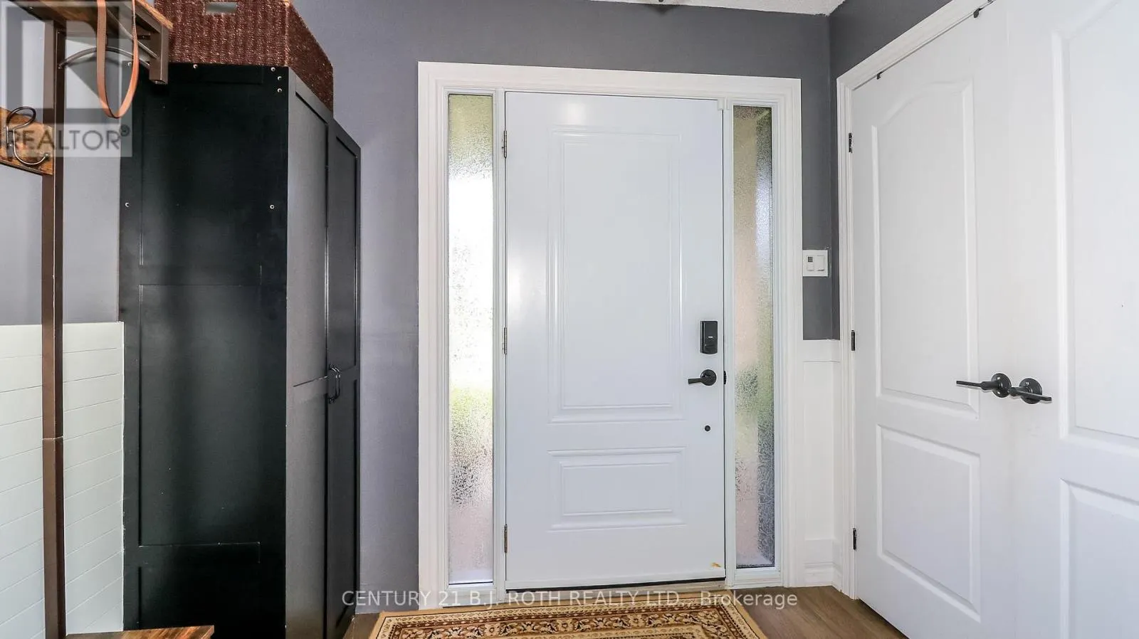 61 BARWICK DRIVE W
