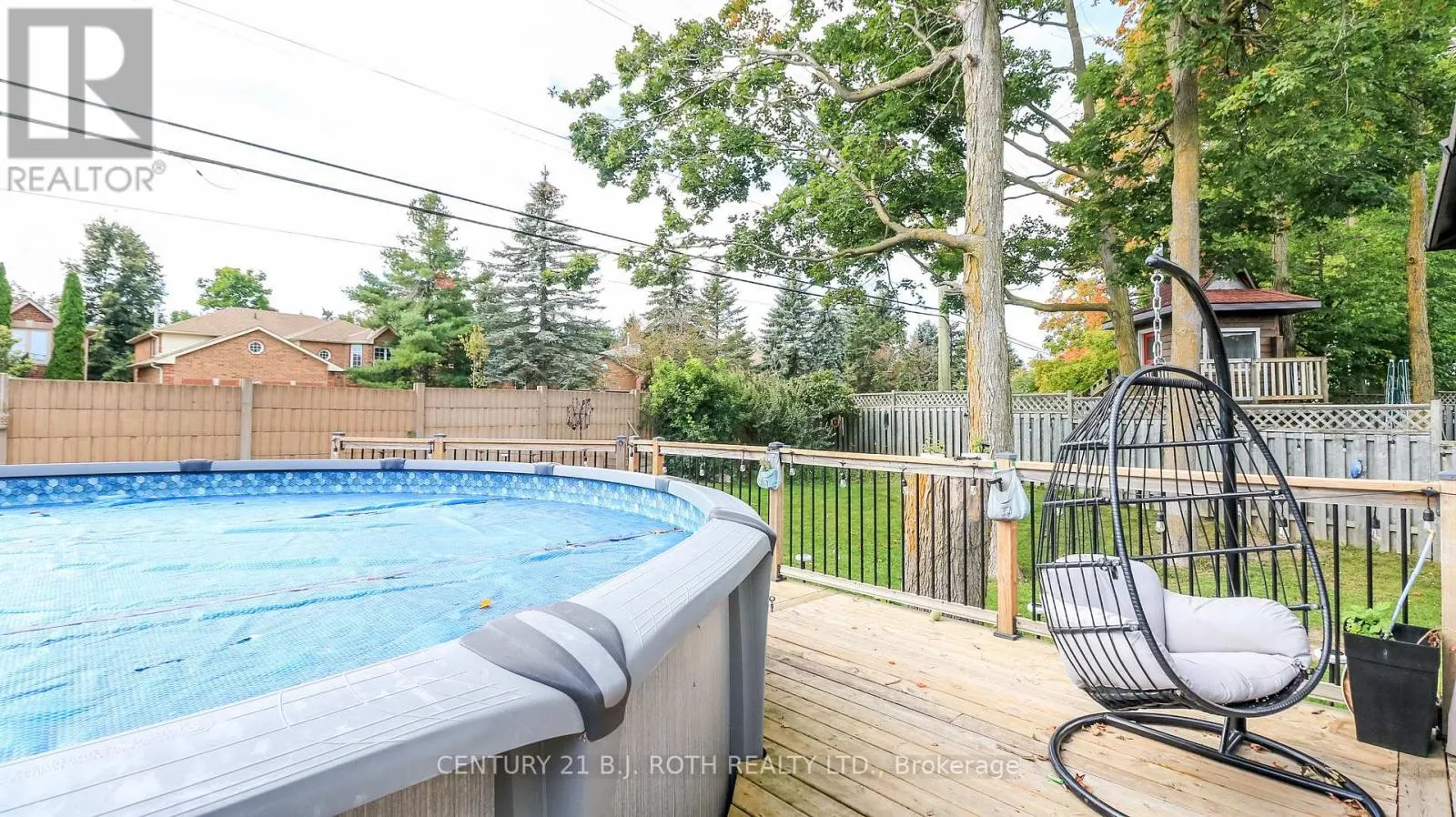 61 BARWICK DRIVE W