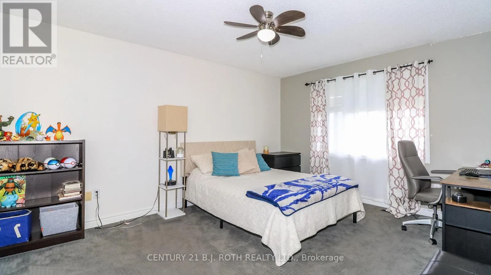 61 BARWICK DRIVE W