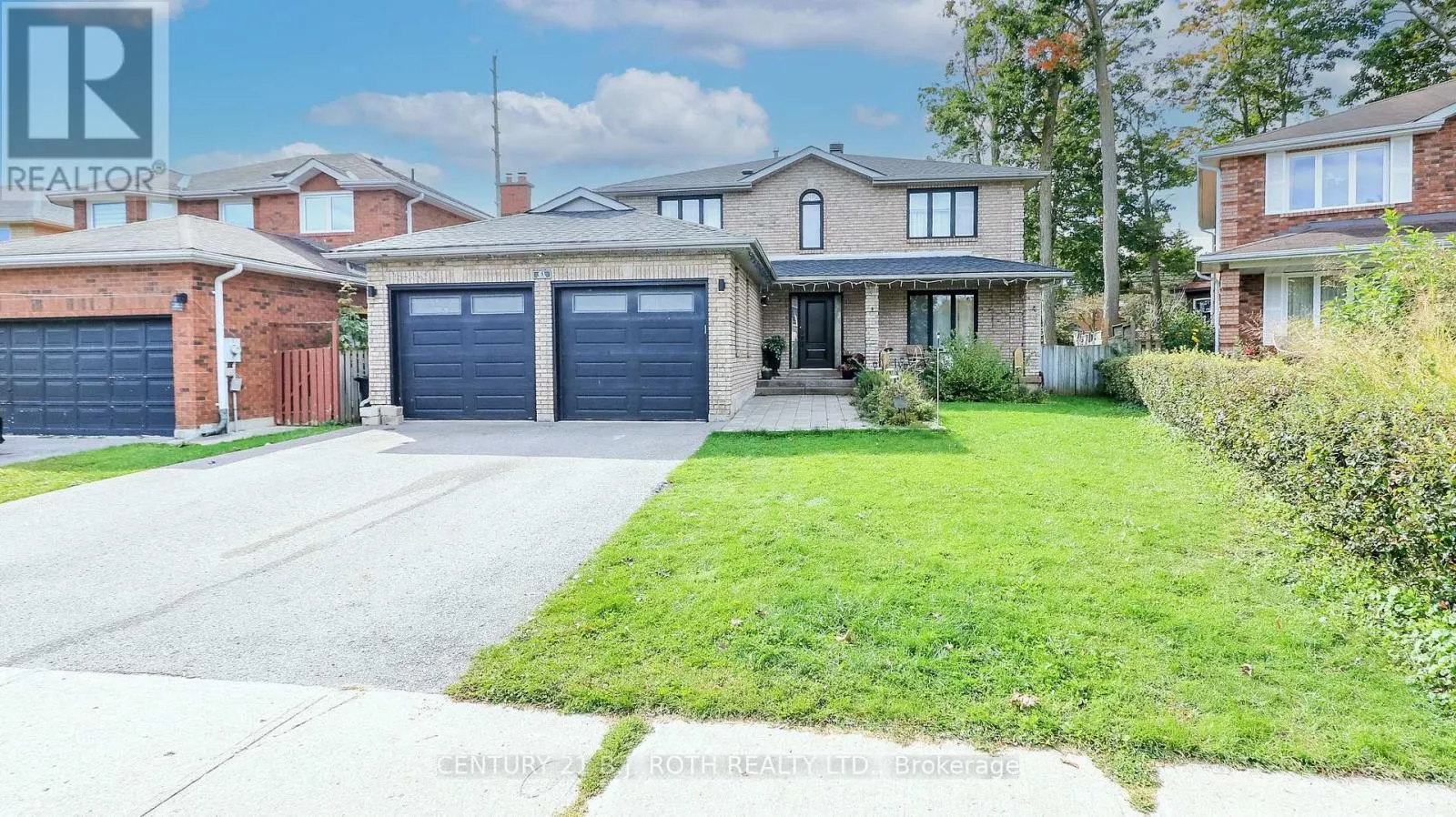 61 BARWICK DRIVE W