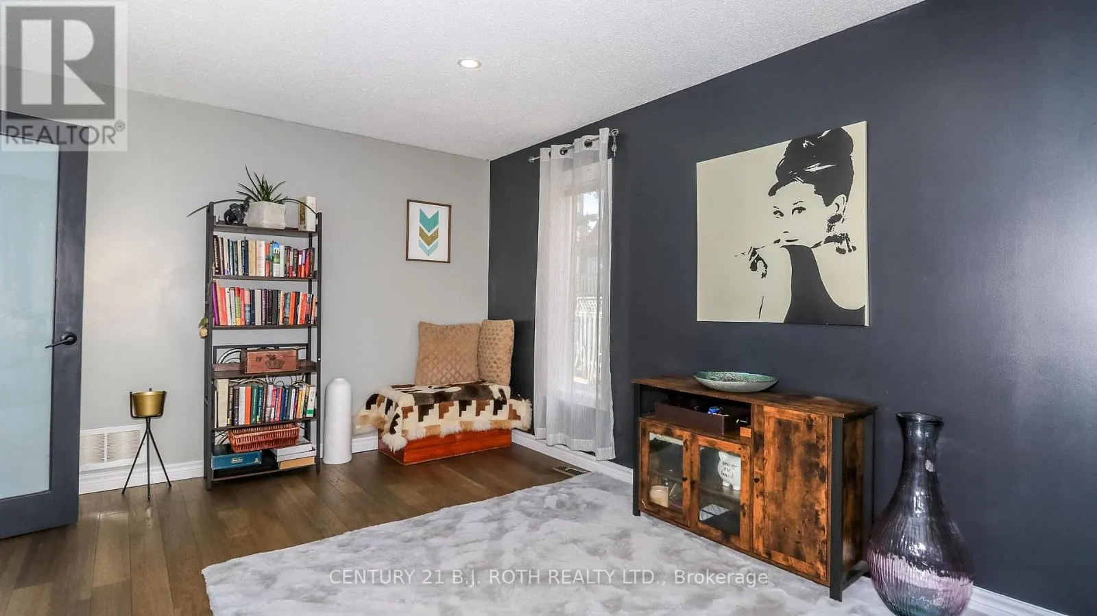 61 BARWICK DRIVE W
