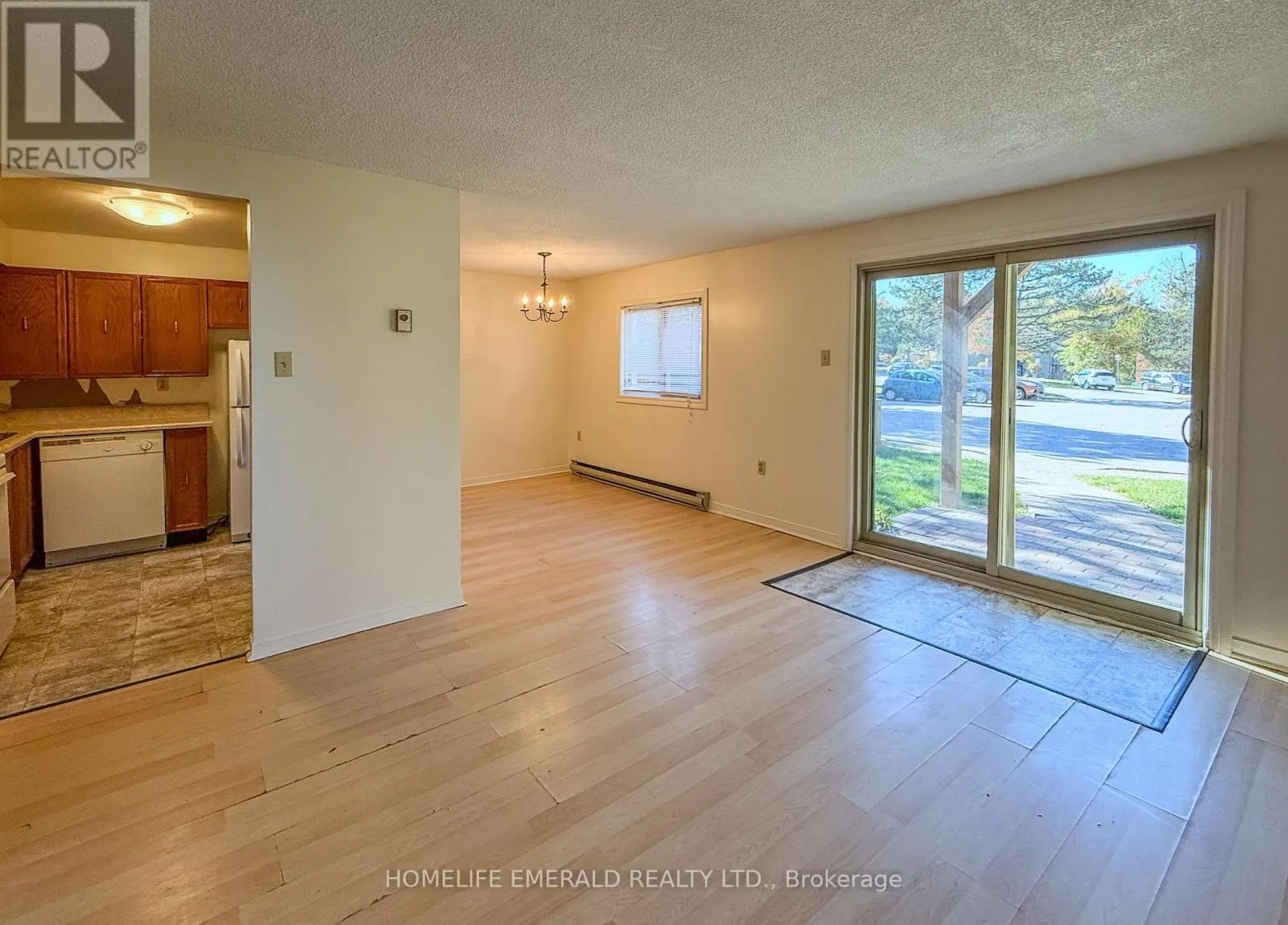 8 - 14 SHADOWOOD ROAD