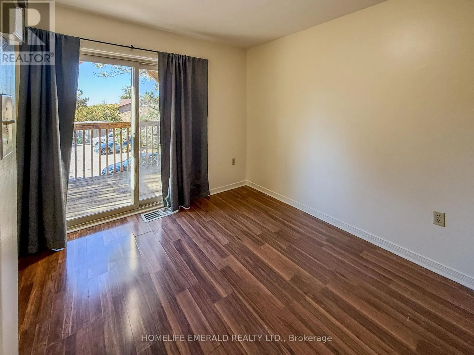 8 - 14 SHADOWOOD ROAD