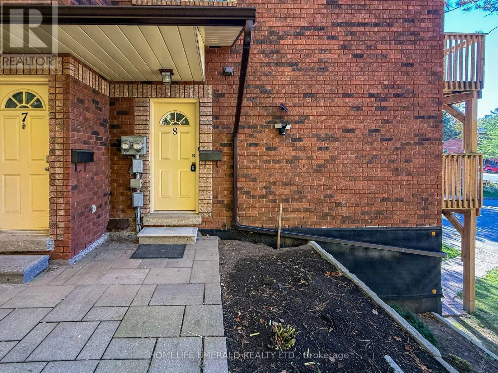 8 - 14 SHADOWOOD ROAD