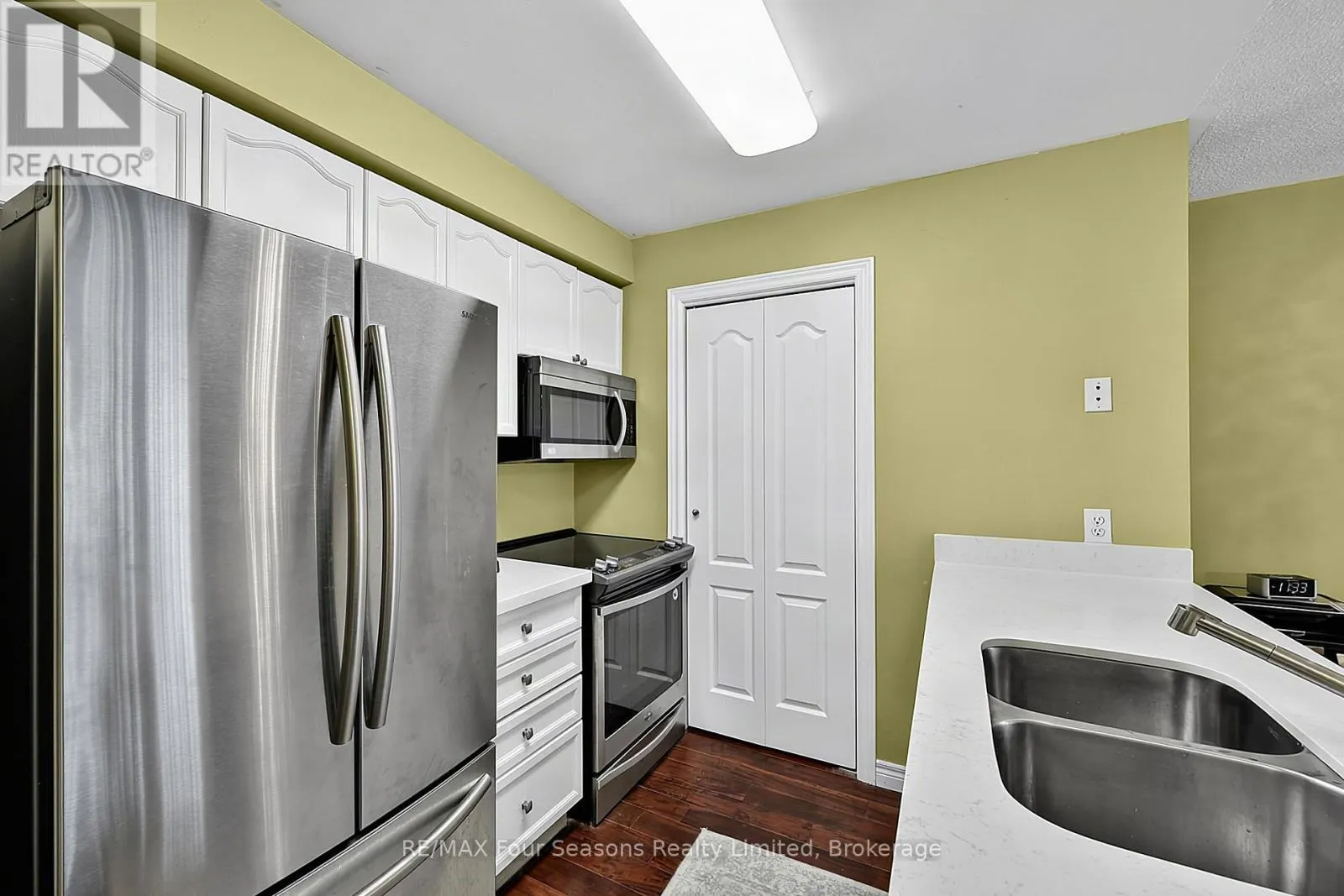 839 - 34 DAWSON DRIVE #839