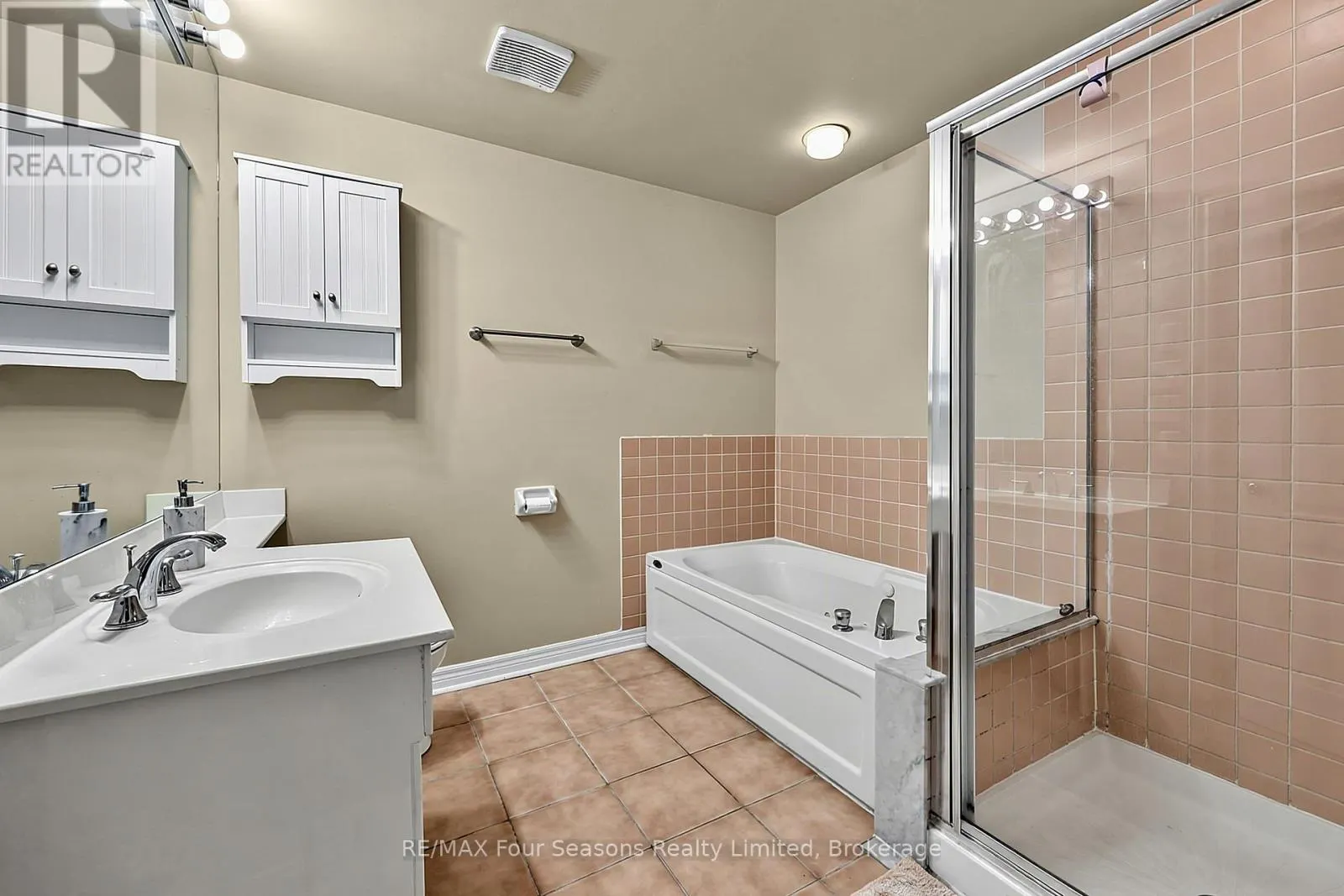 839 - 34 DAWSON DRIVE #839