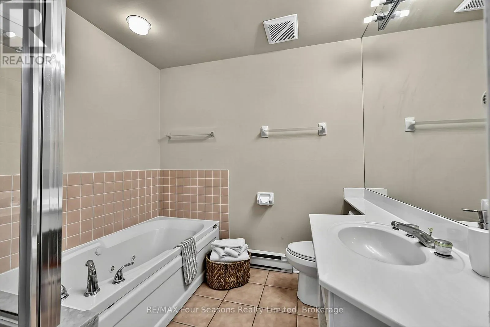 839 - 34 DAWSON DRIVE #839