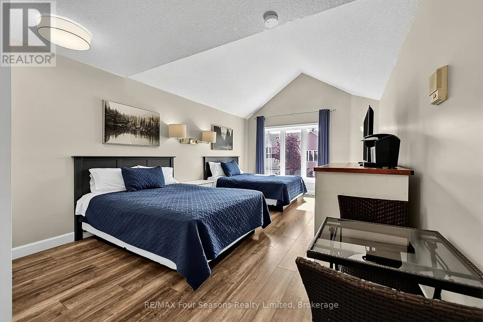 839 - 34 DAWSON DRIVE #839