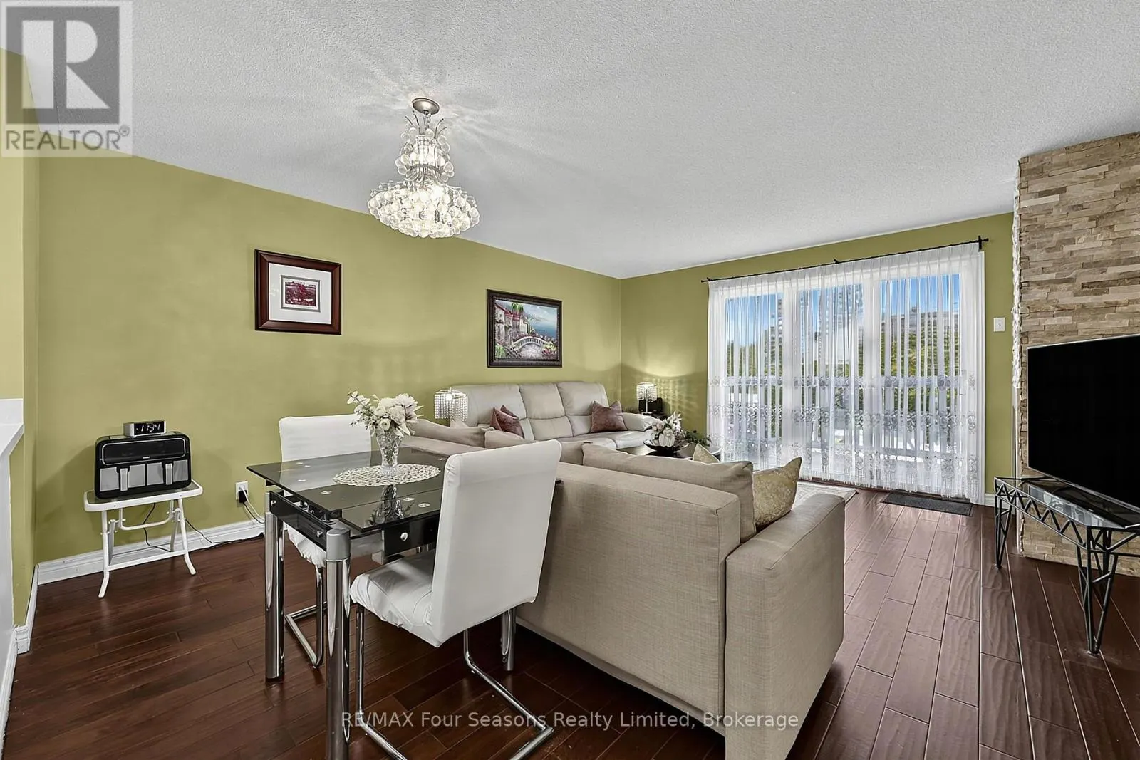 839 - 34 DAWSON DRIVE #839
