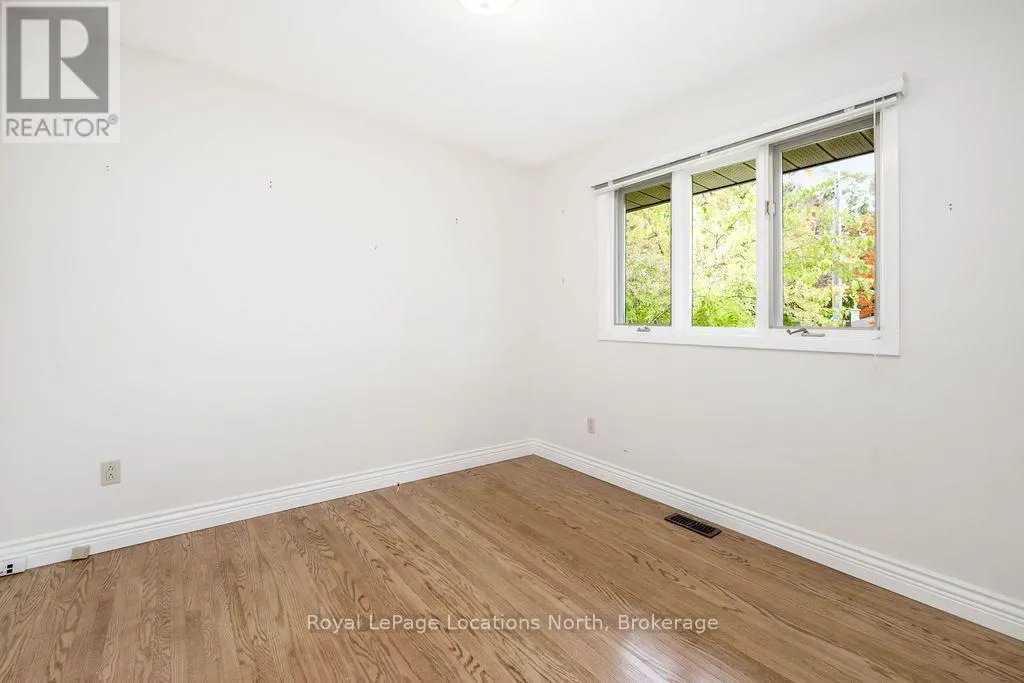 9 VINE CRESCENT
