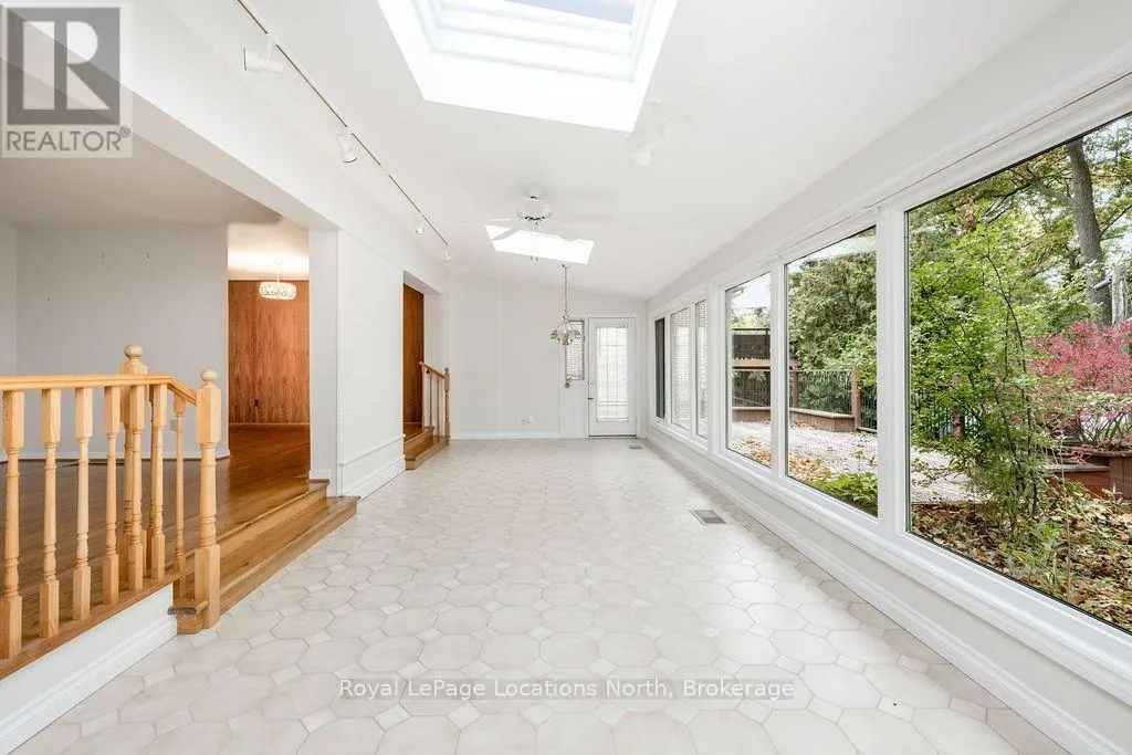 9 VINE CRESCENT