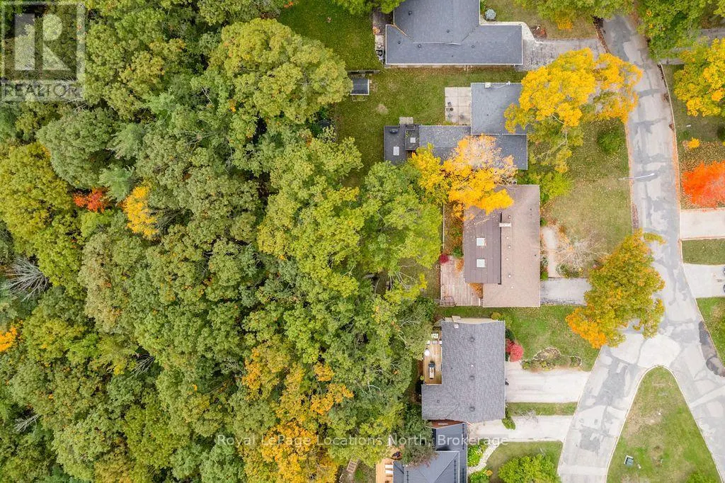 9 VINE CRESCENT