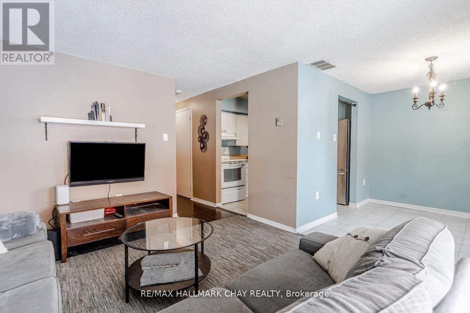 8 - 22 MEADOW LANE