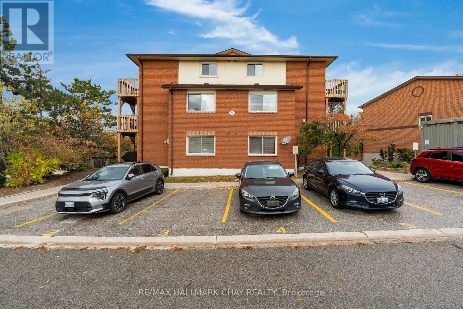 8 - 22 MEADOW LANE