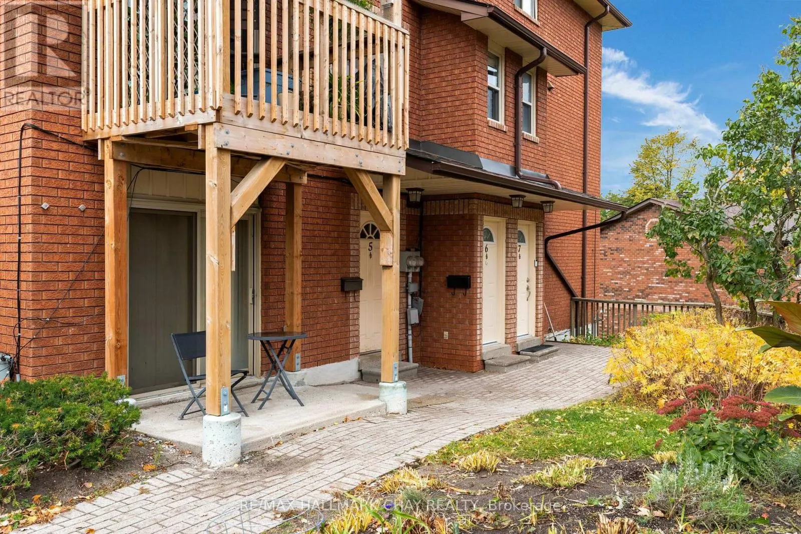 8 - 22 MEADOW LANE