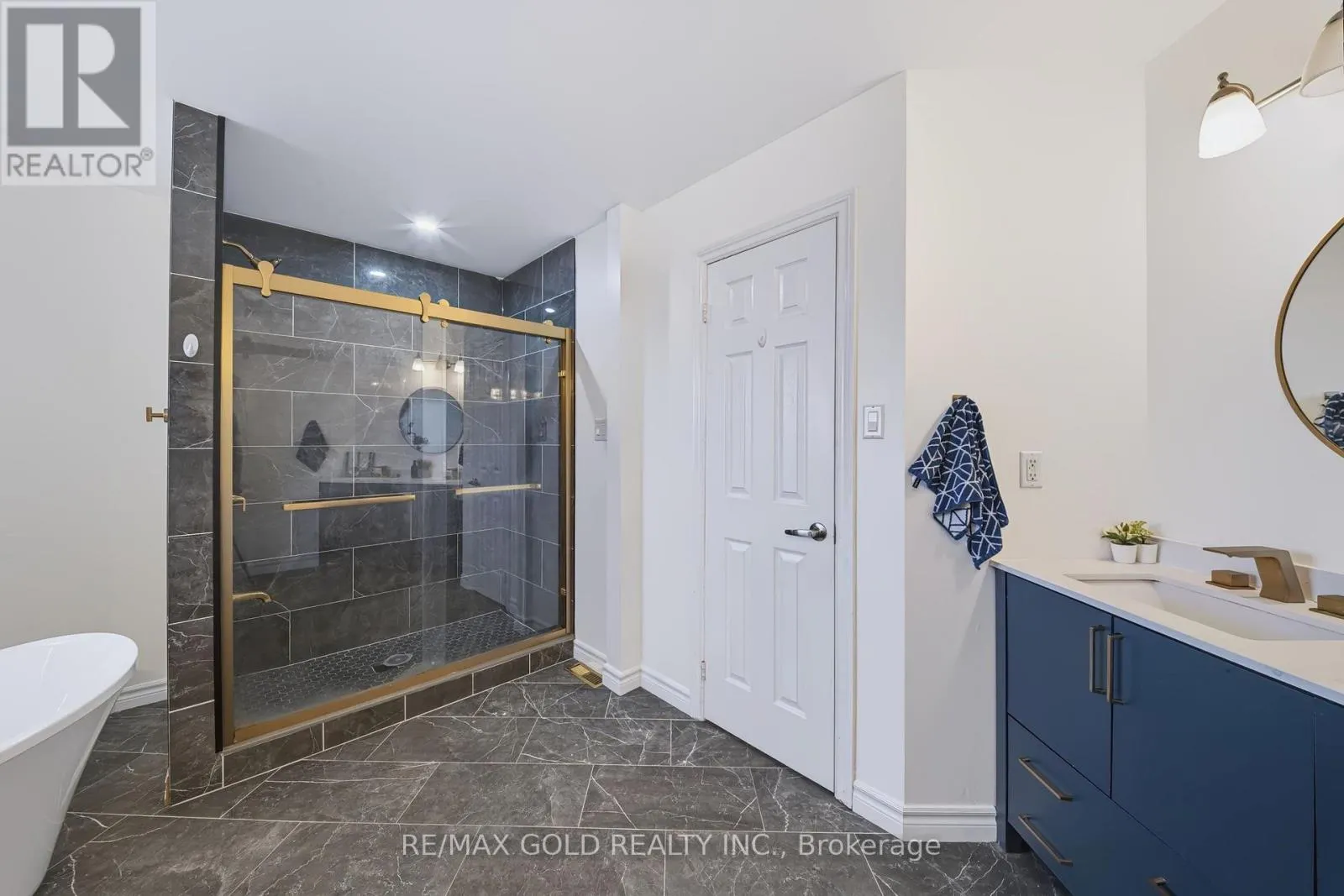 43 GOLDEN MEADOW ROAD