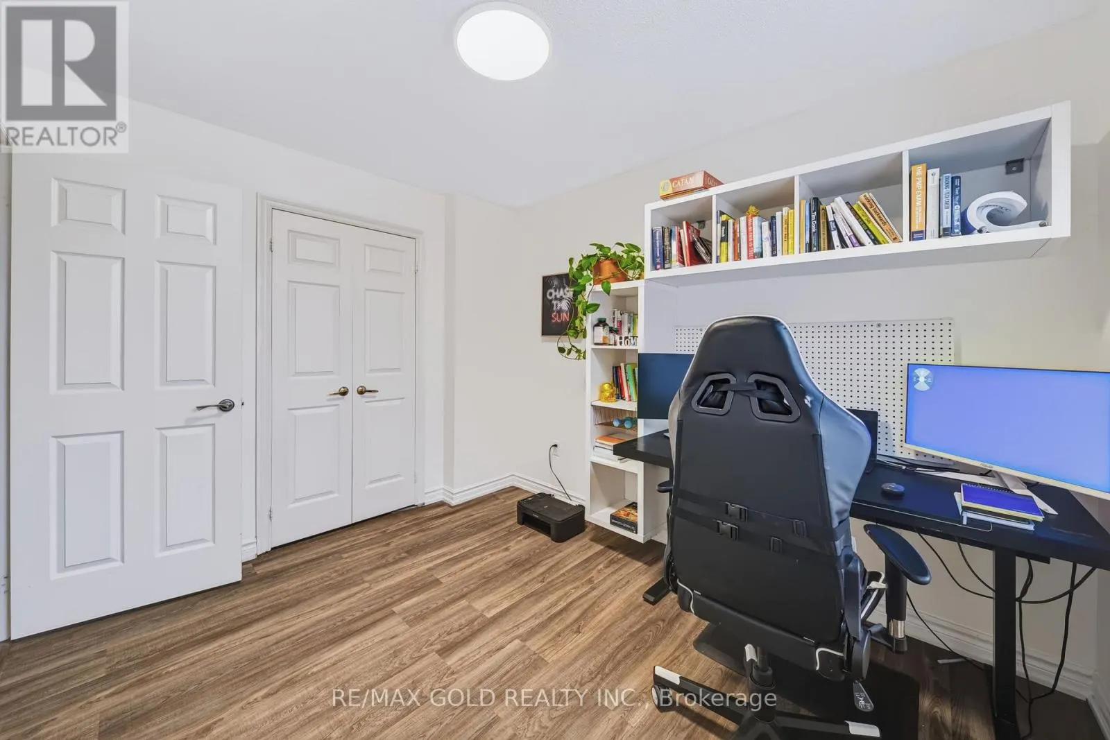 43 GOLDEN MEADOW ROAD