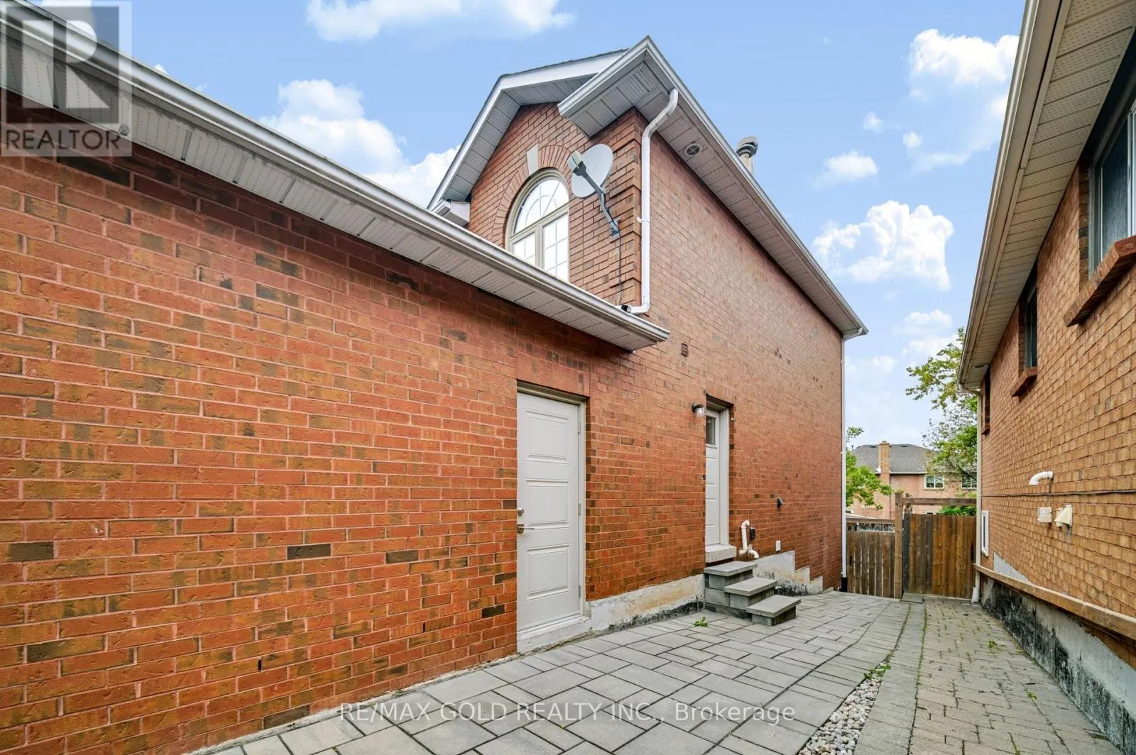 43 GOLDEN MEADOW ROAD