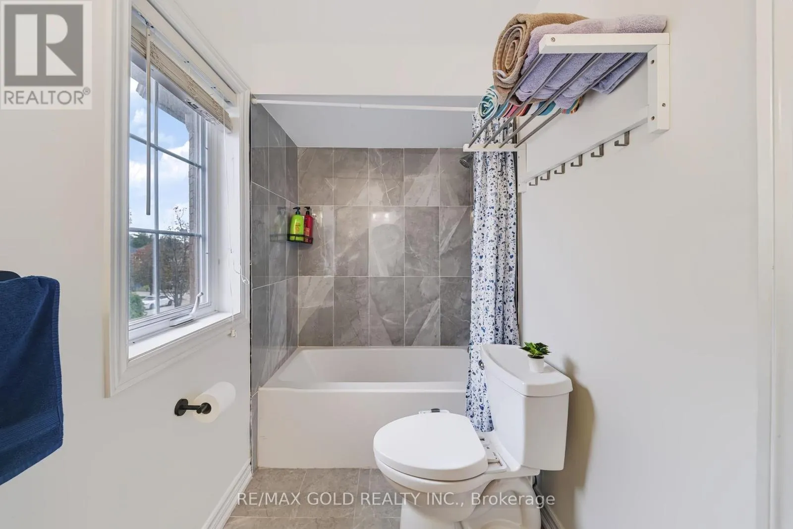 43 GOLDEN MEADOW ROAD