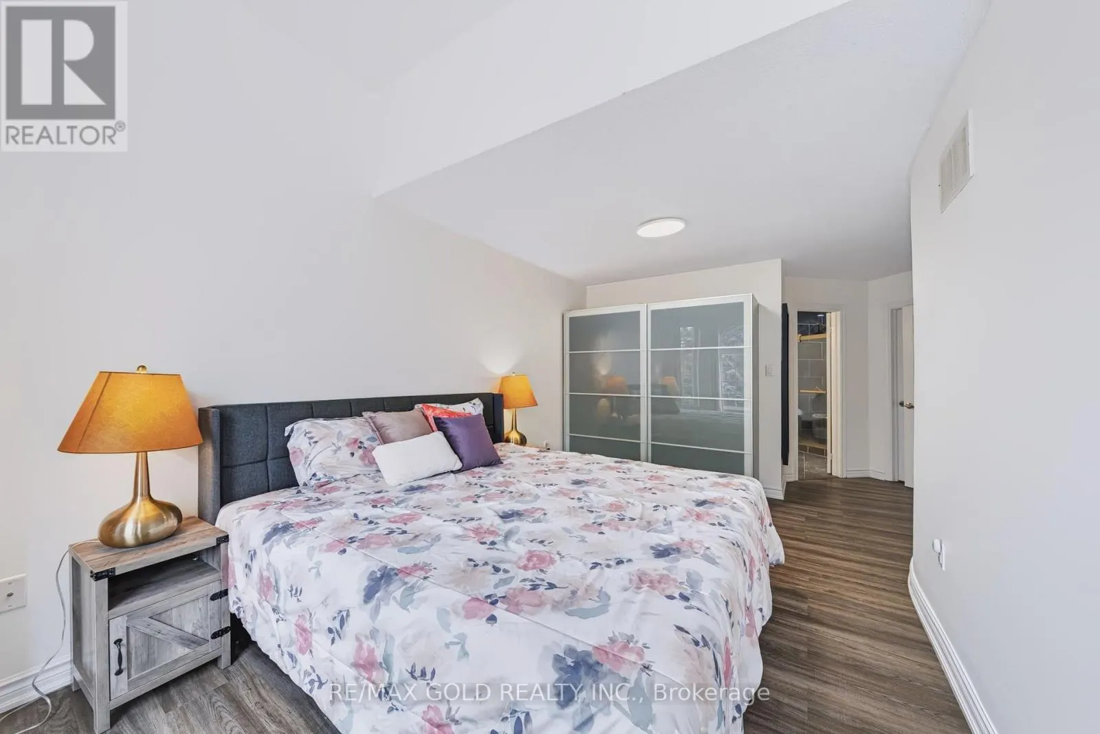 43 GOLDEN MEADOW ROAD