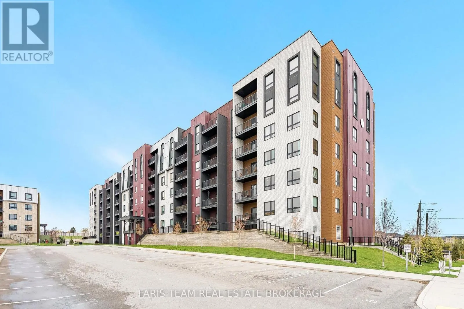 315 - 4 SPICE WAY