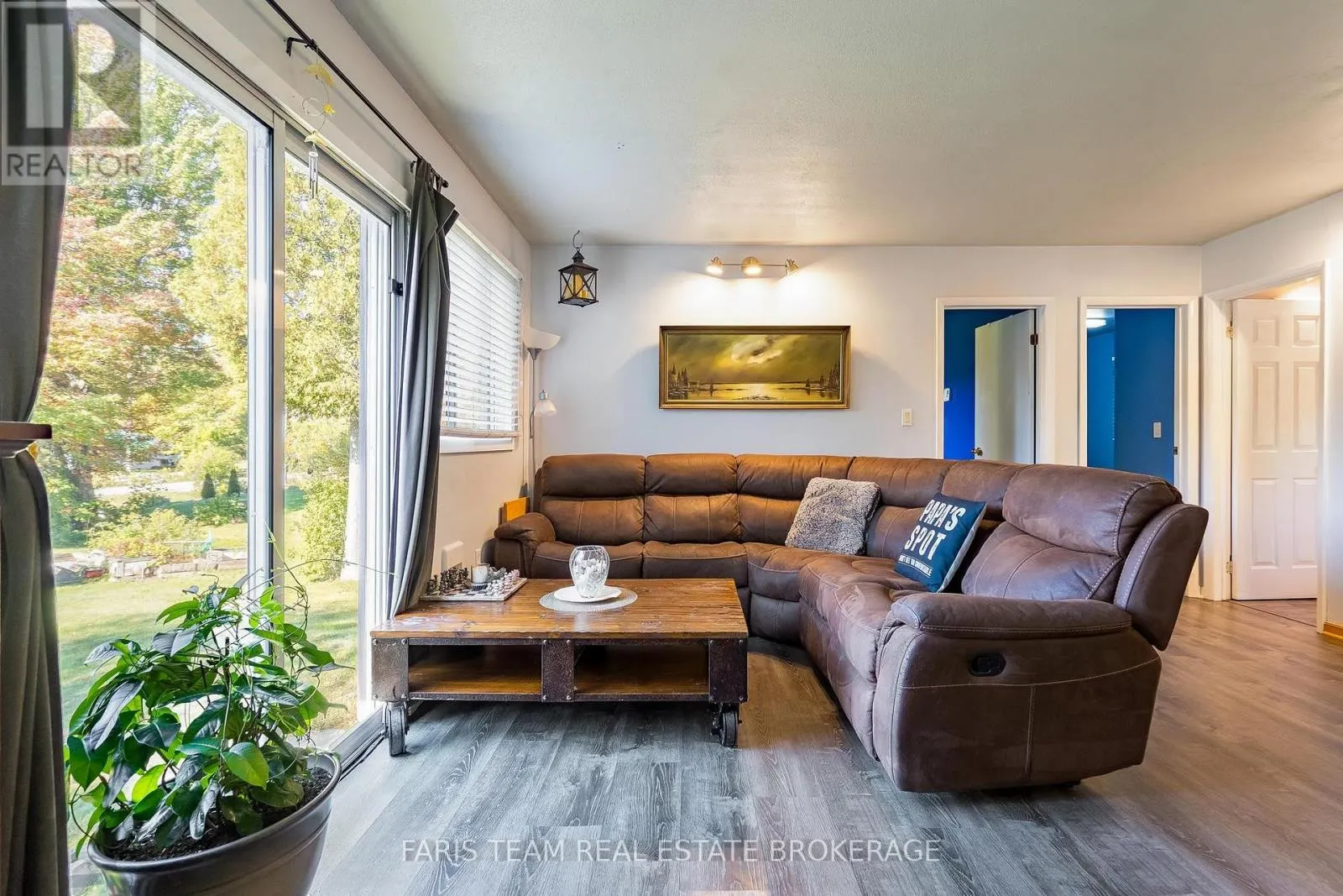 7 COUCHICHING CRESCENT