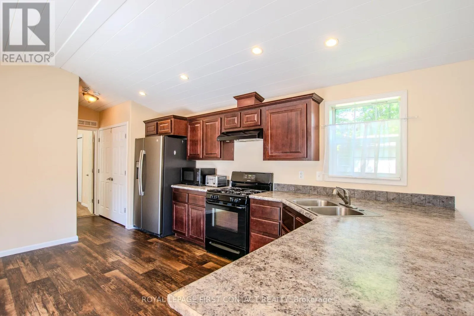 23 GEORGIAN GLEN DRIVE