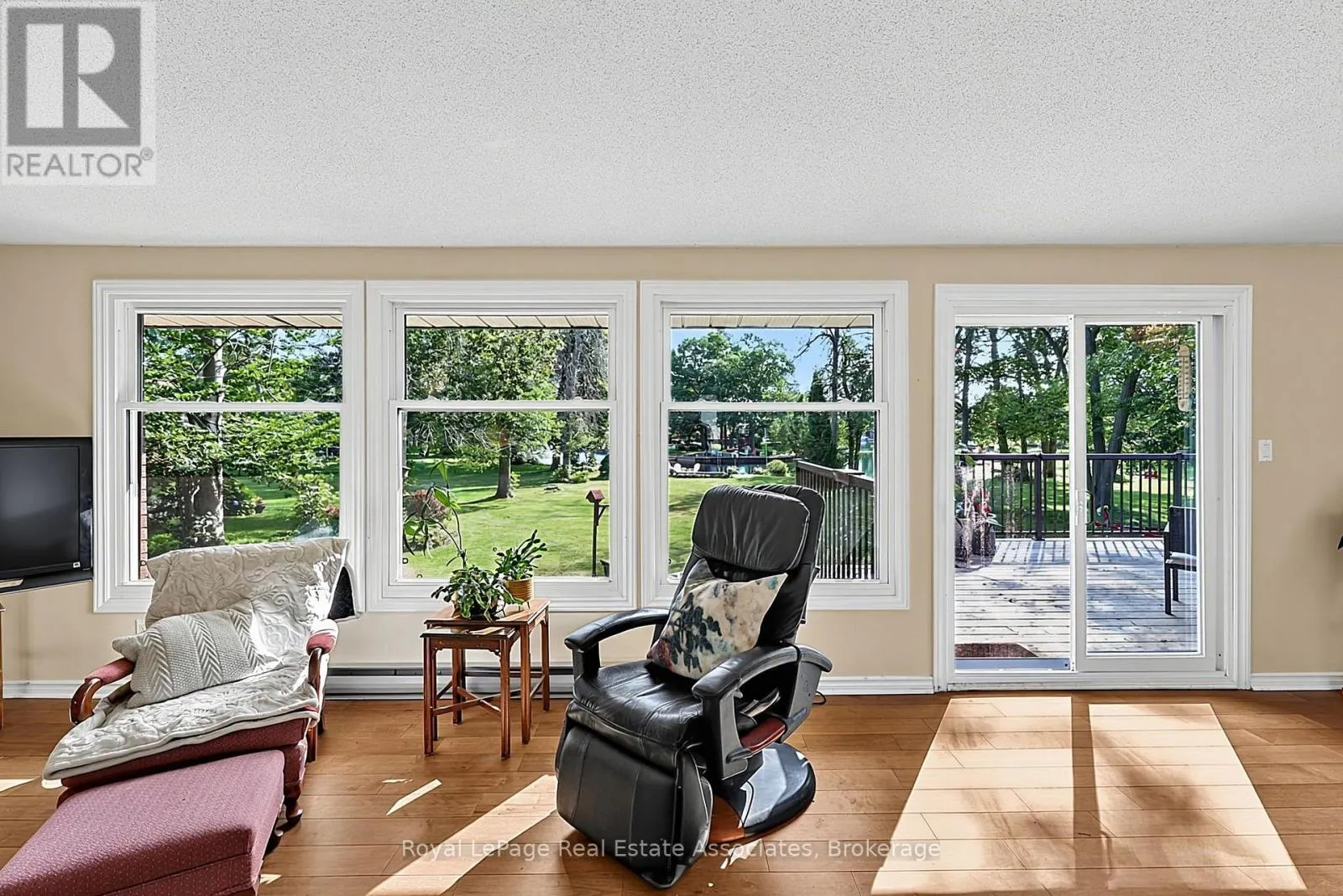 408 MOONEY CRESCENT