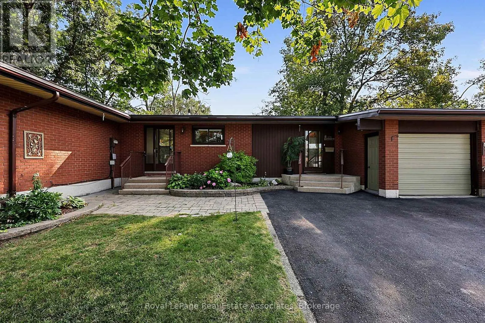408 MOONEY CRESCENT